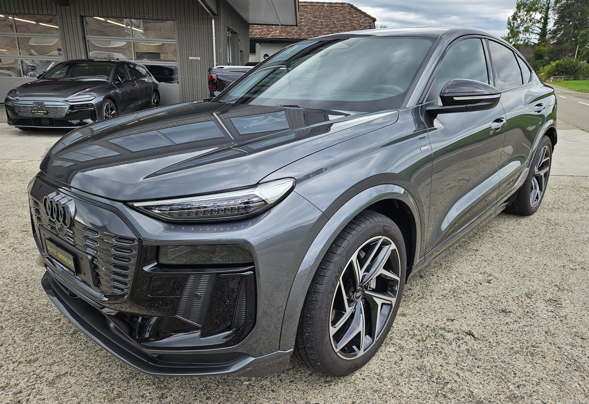 AUDI Q6 Sportback e-tron quattro S-Line Tech pro mit Anhängerkupplung-showroom-element-2
