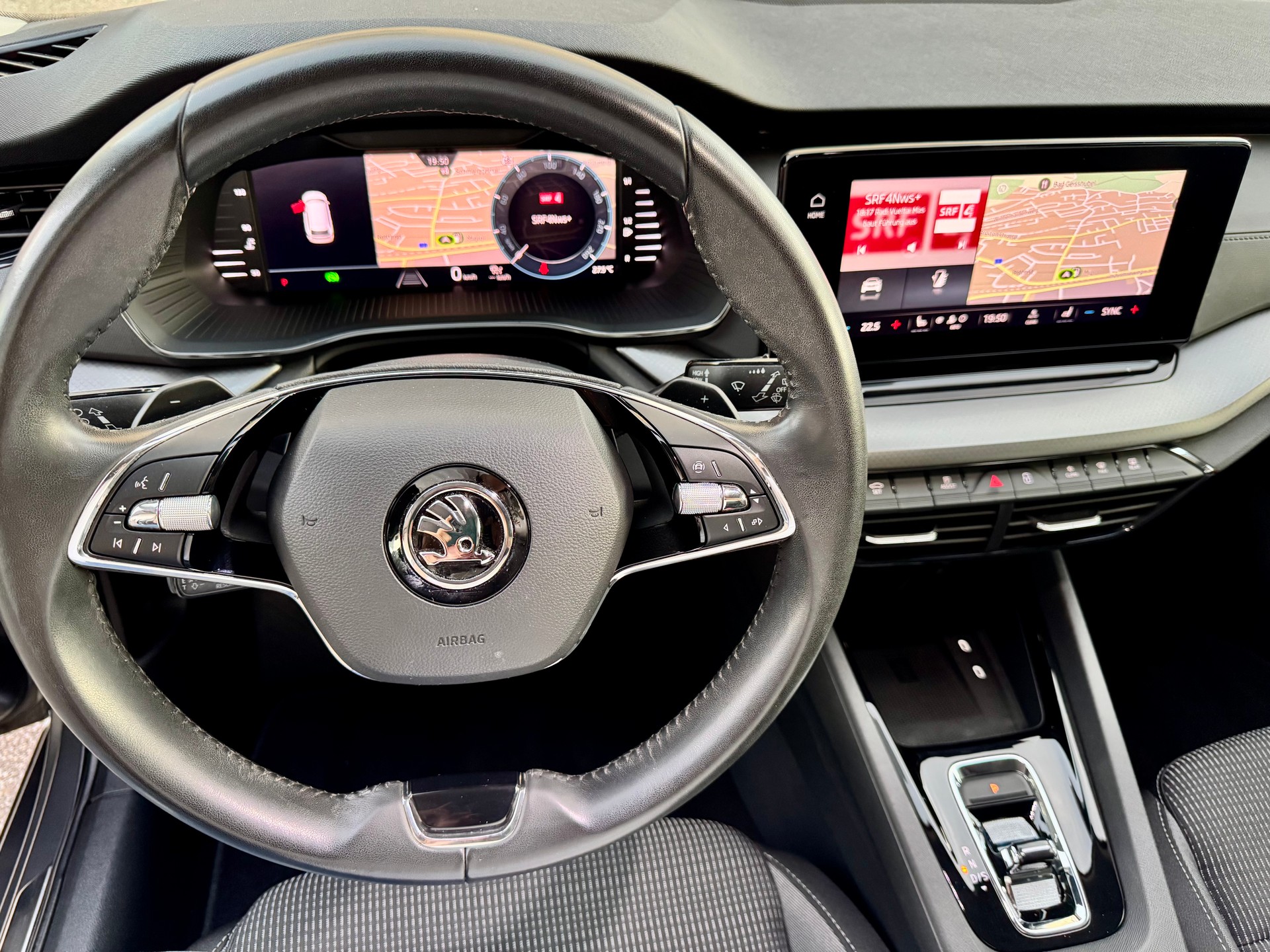 SKODA Octavia Combi 2.0 TDI DSG Ambition-image-7