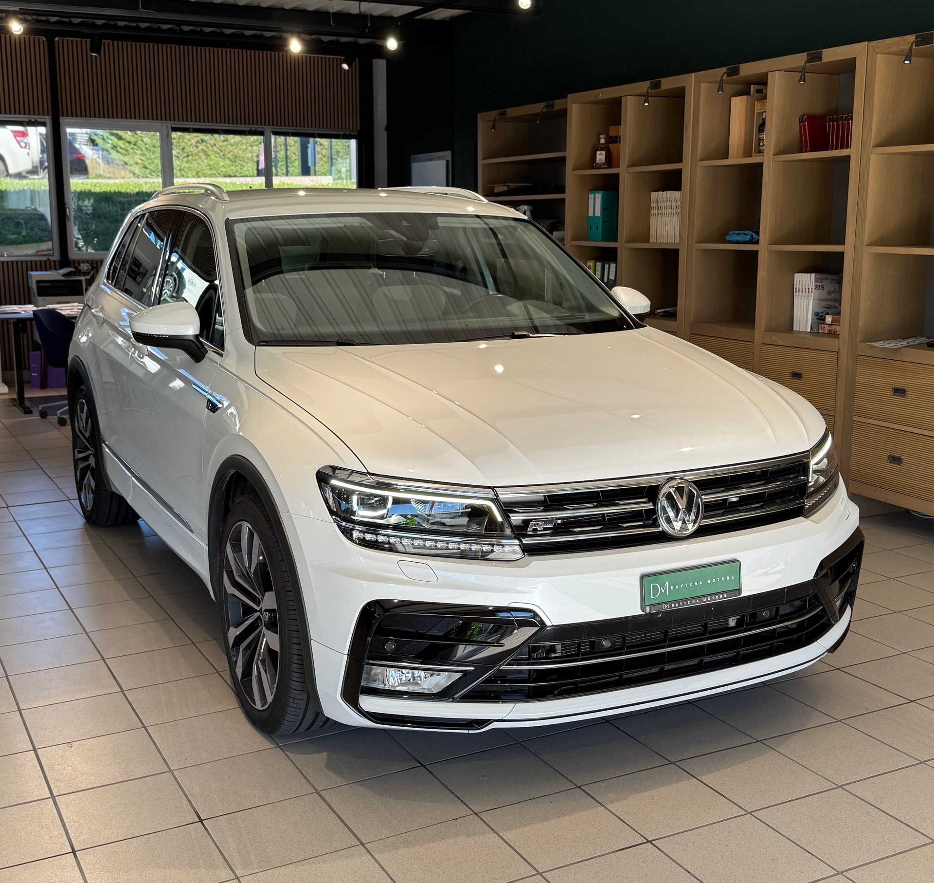 VW Tiguan 2.0TSI Highline 4Motion DSG R-Line-image-1