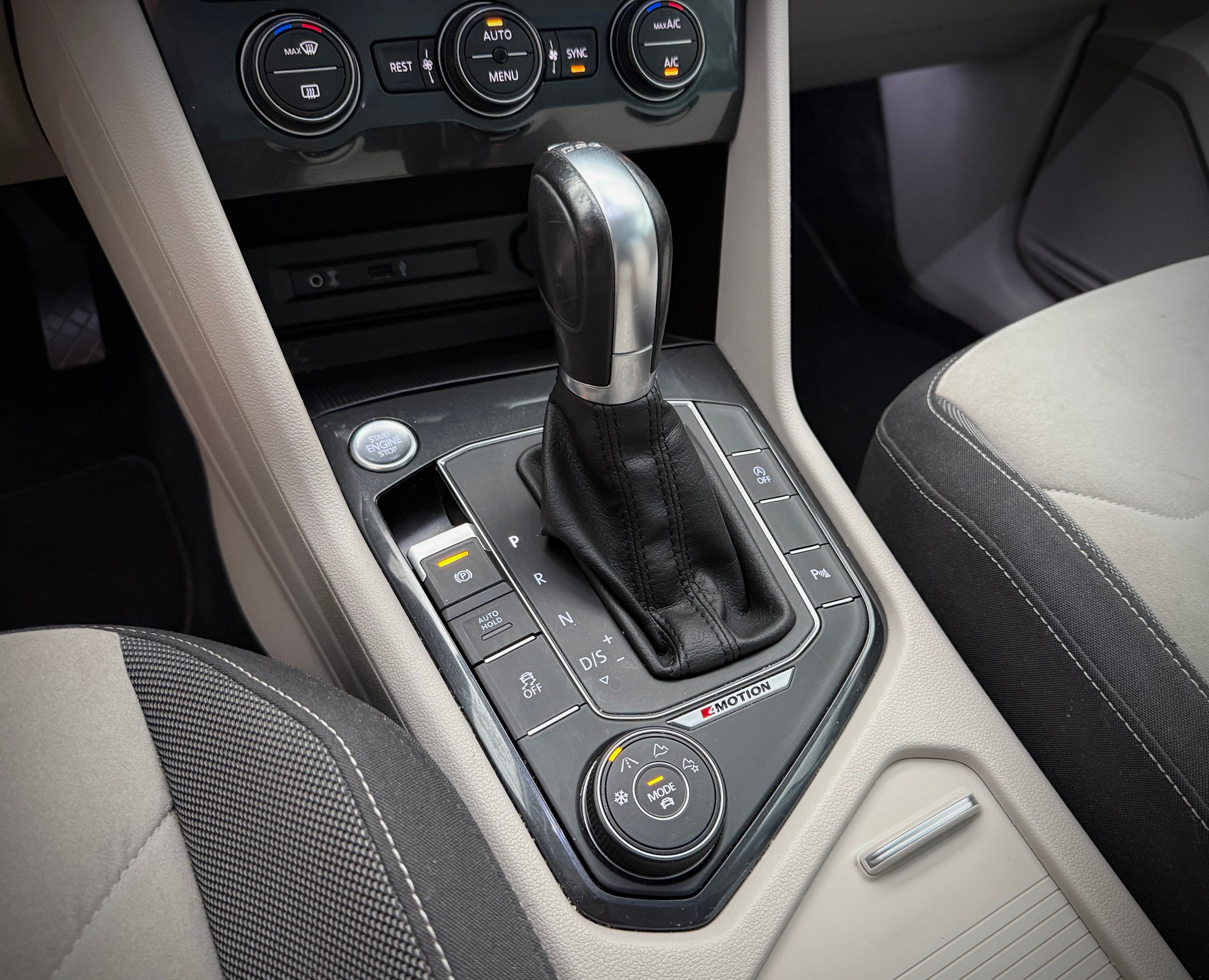 VW Tiguan 2.0TSI Highline 4Motion DSG R-Line-image-9
