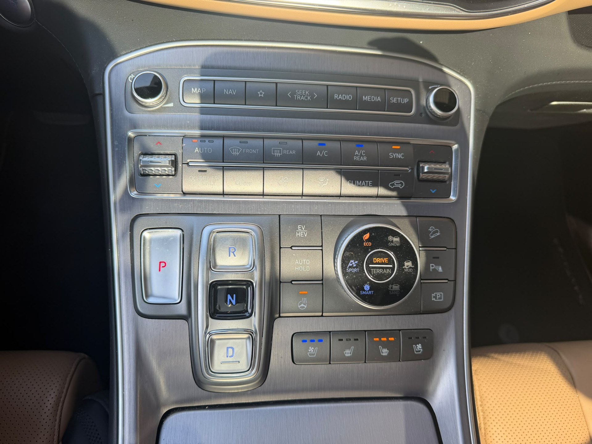 HYUNDAI Santa Fe 1.6 T-GDi PHEV Vertex 4WD Automatic-image-19