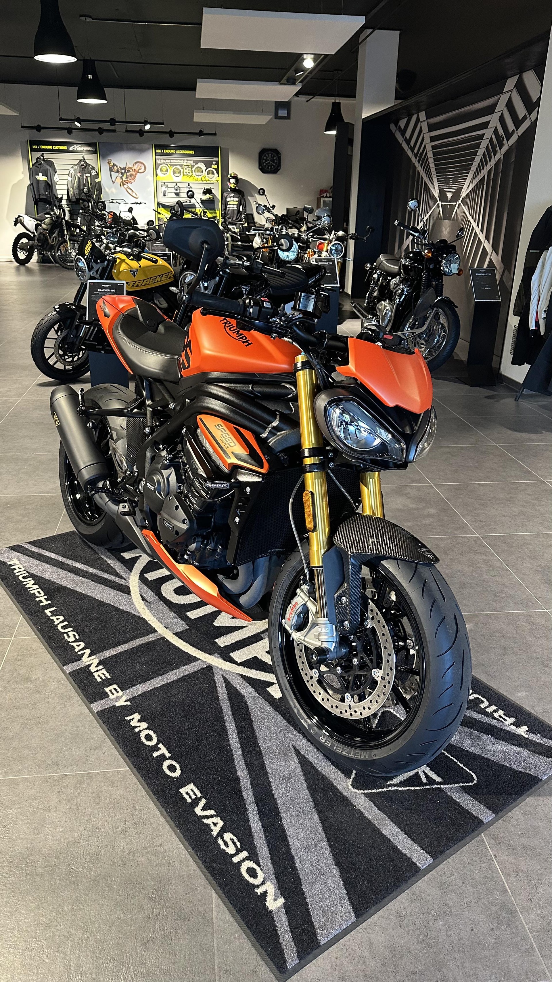 TRIUMPH Speed Triple RS-showroom-element-2