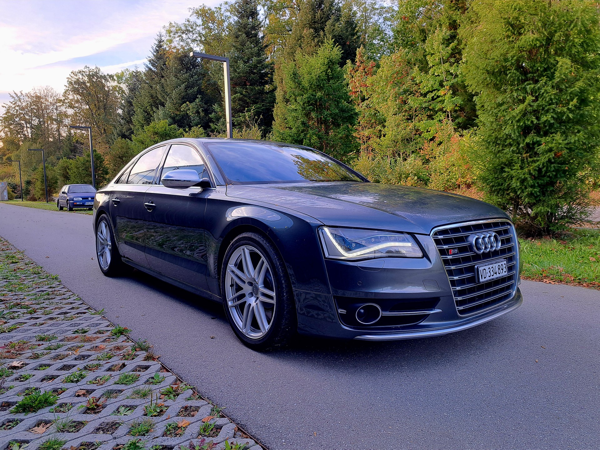 AUDI 4.0 V8 TFSI quattro T-Tronic-image-1