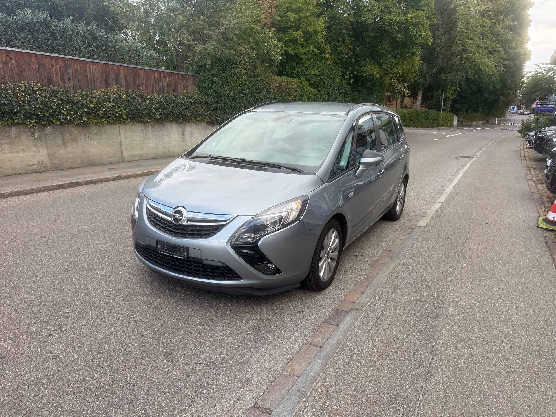 OPEL Zafira Tourer 1.4i 16V Cosmo-image-1