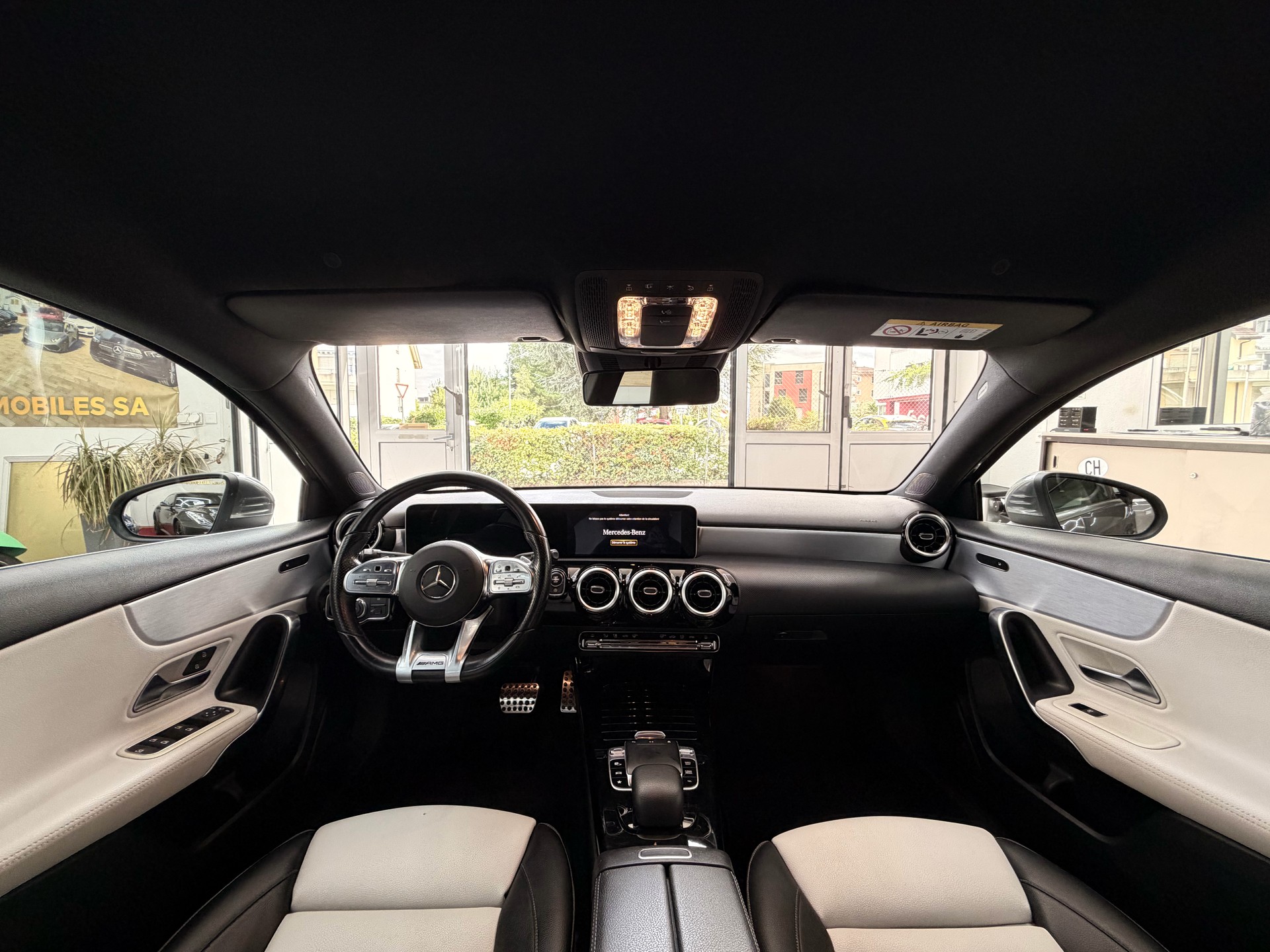 MERCEDES-BENZ A 250 AMG Line 7G-DCT-image-13