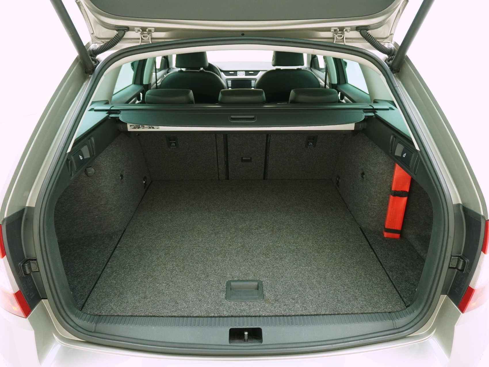 SKODA Octavia Scout 2.0 TDI DSG 4x4-image-11