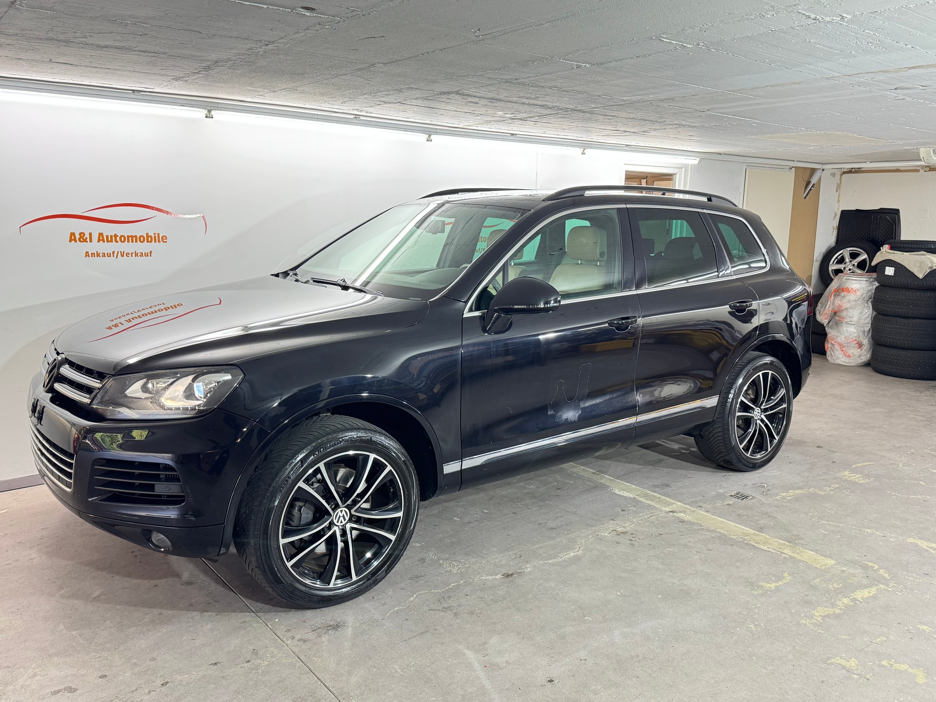VW Touareg 4.2 TDI Tiptronic Exclusive-image-0
