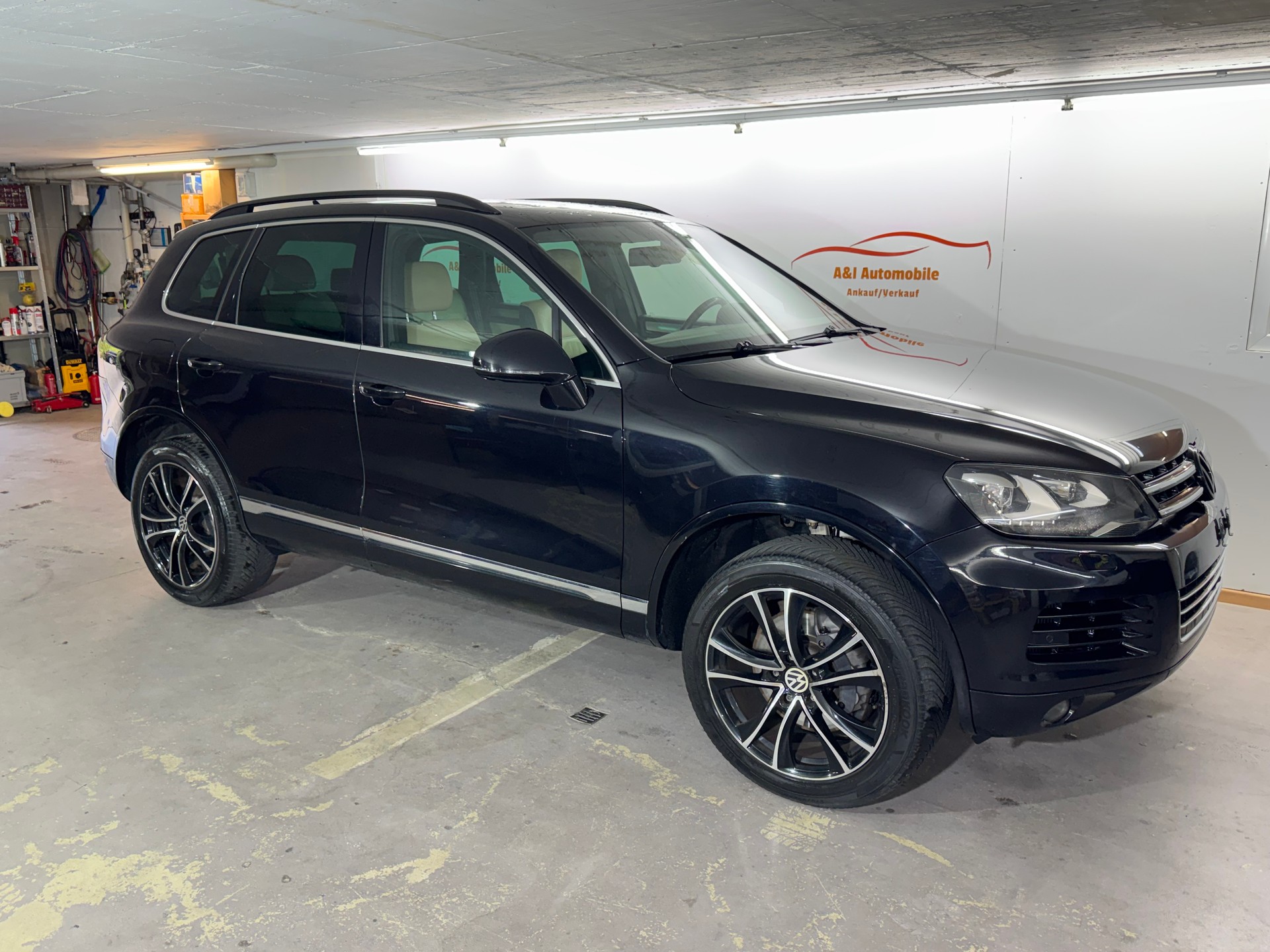 VW Touareg 4.2 TDI Tiptronic Exclusive-image-1