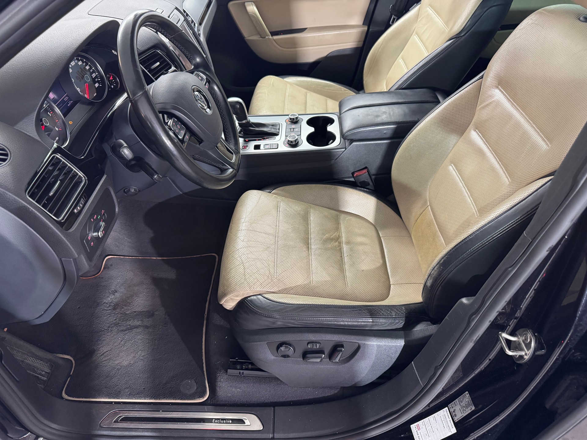 VW Touareg 4.2 TDI Tiptronic Exclusive-image-11