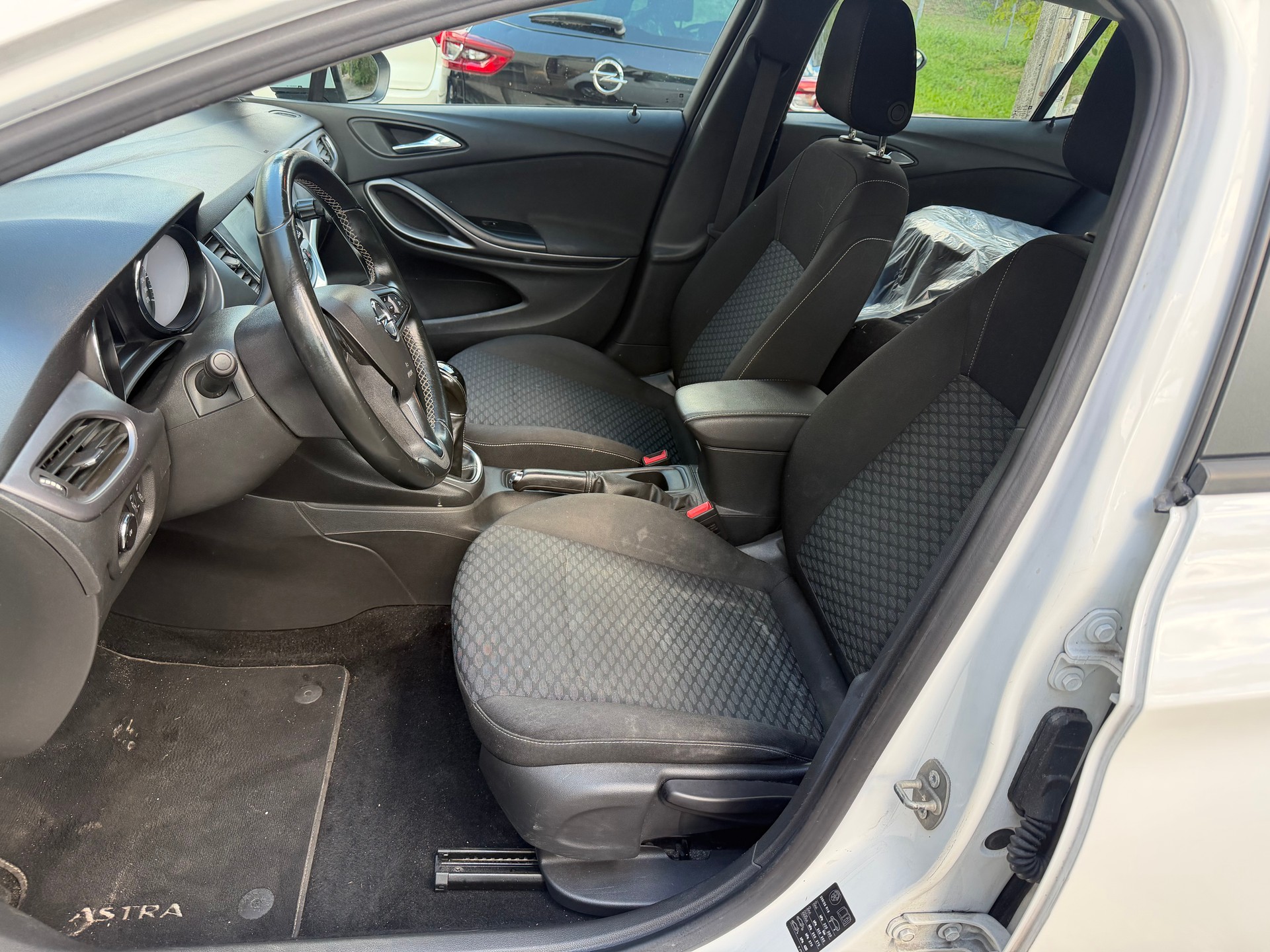 OPEL Astra 1.4i-image-6