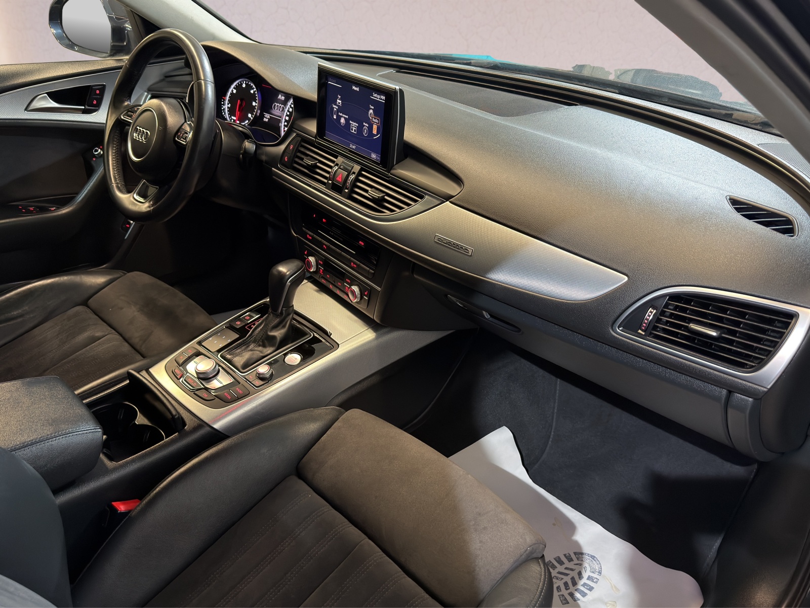 AUDI A6 Avant 3.0 TDI V6 quattro S-tronic-image-12