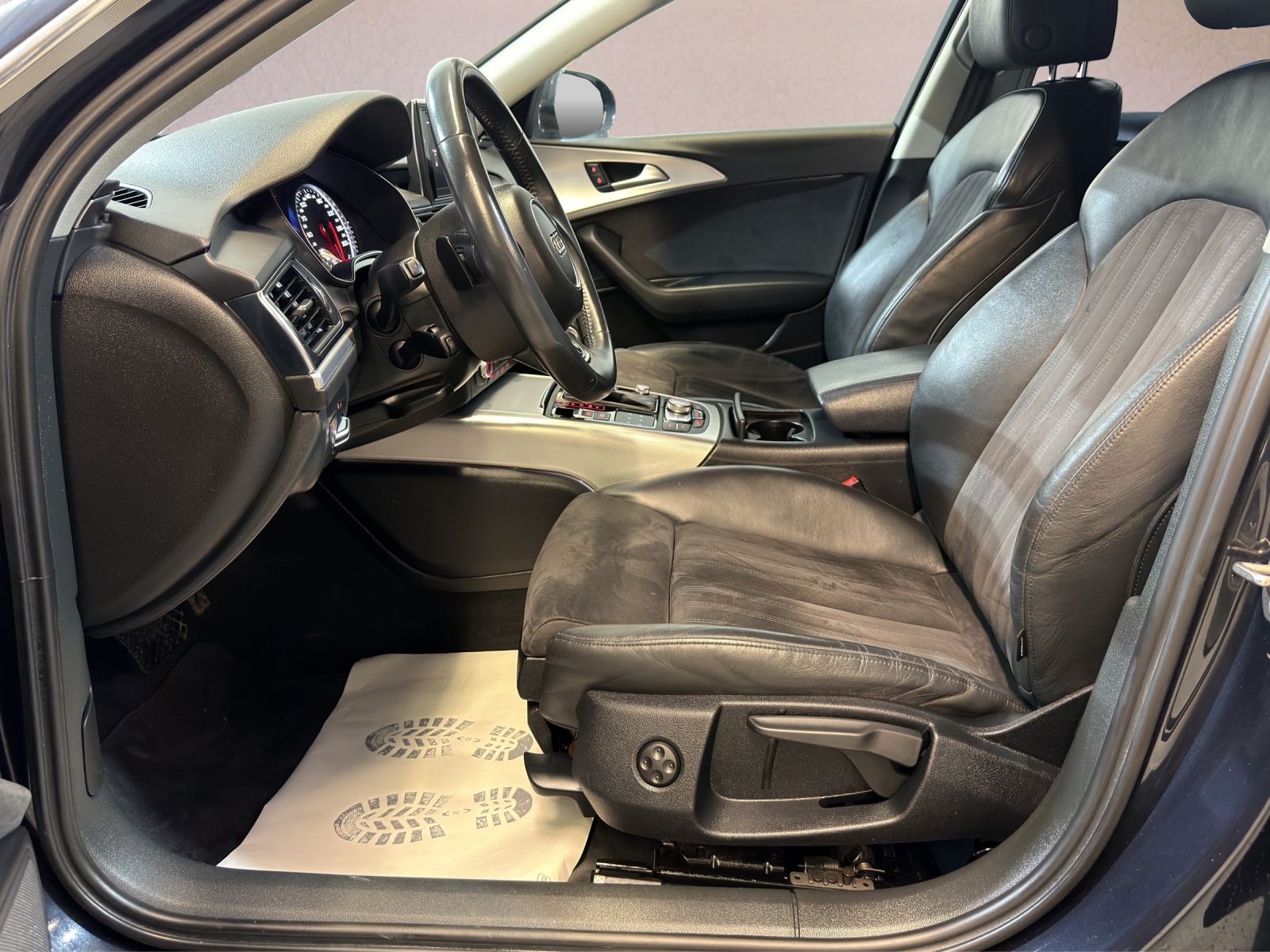 AUDI A6 Avant 3.0 TDI V6 quattro S-tronic-image-11