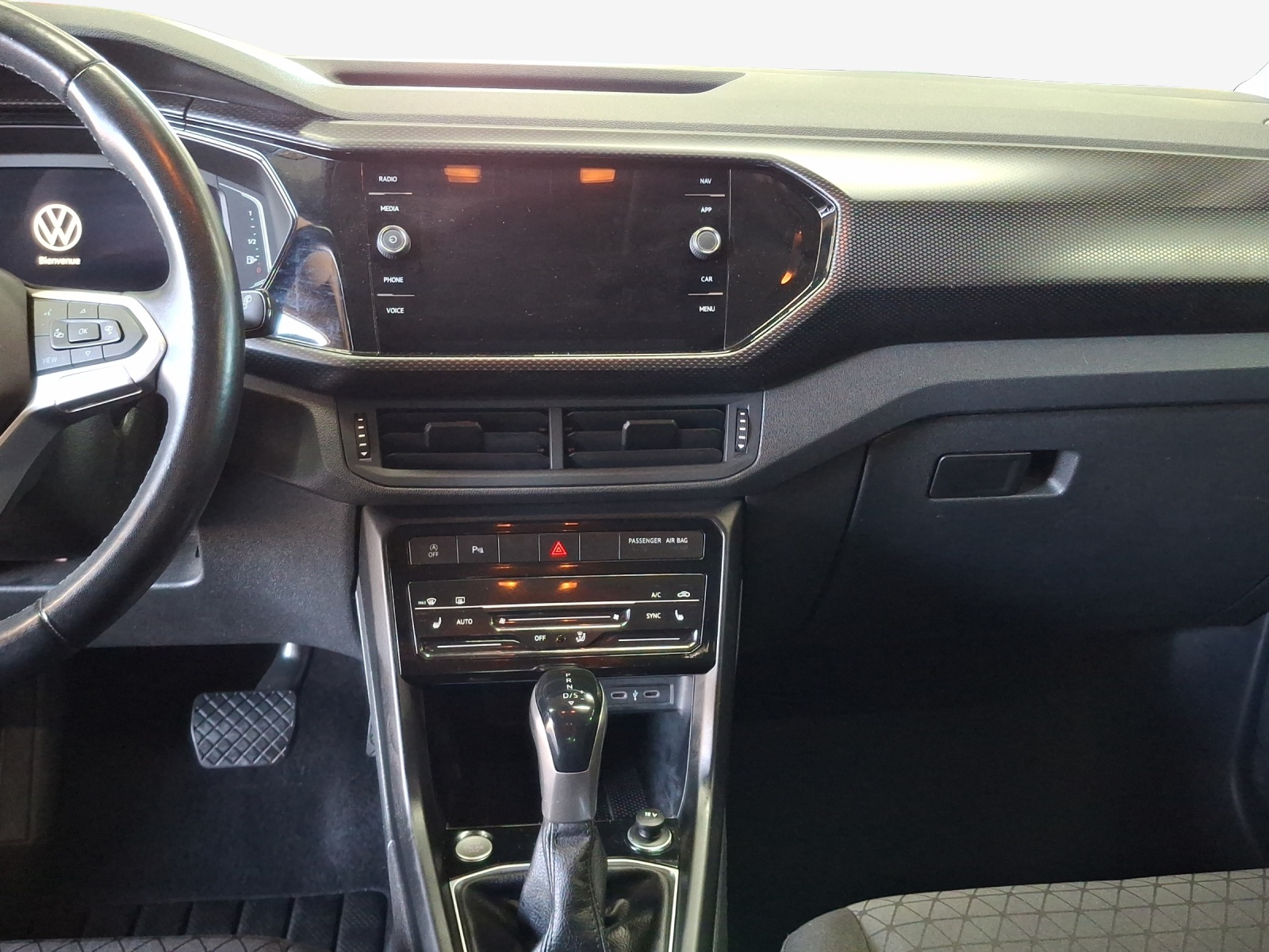 VW T-Cross 1.0 TSI Life Limited DSG-image-10