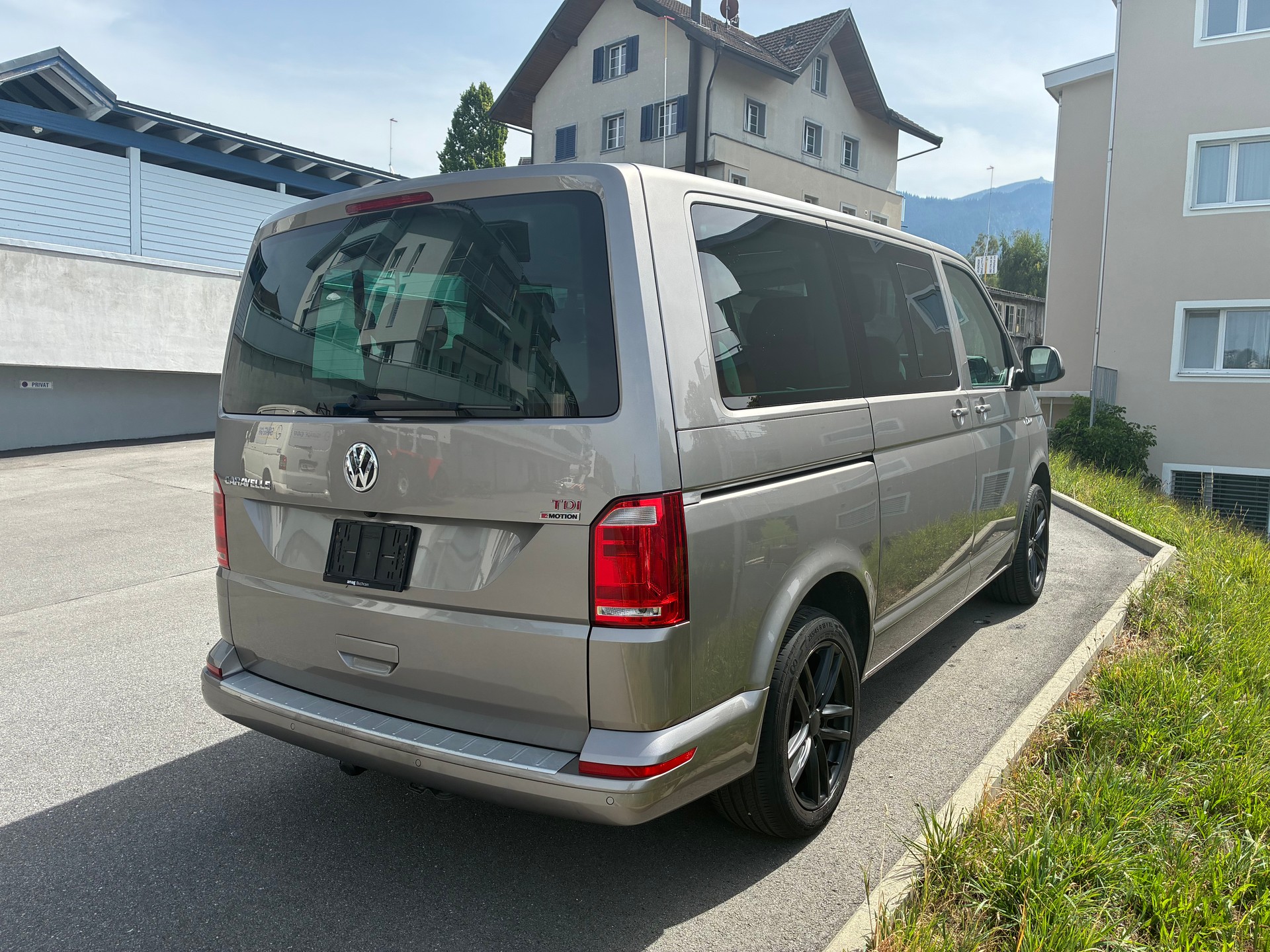 VW T6 Caravelle 2.0 Bi-TDI Trendline 4Motion DSG LWB-image-1