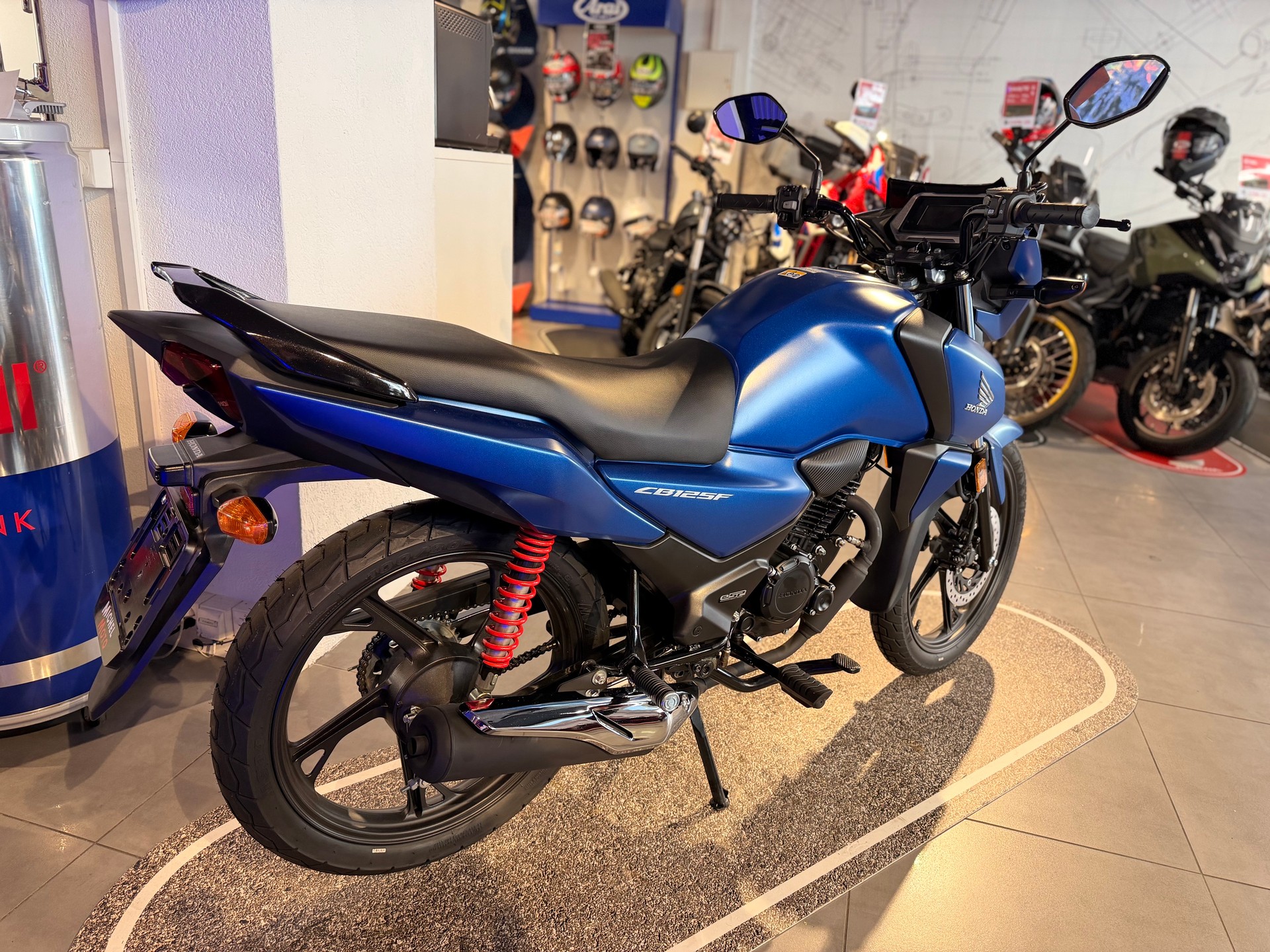 HONDA CBF 125-showroom-element-2