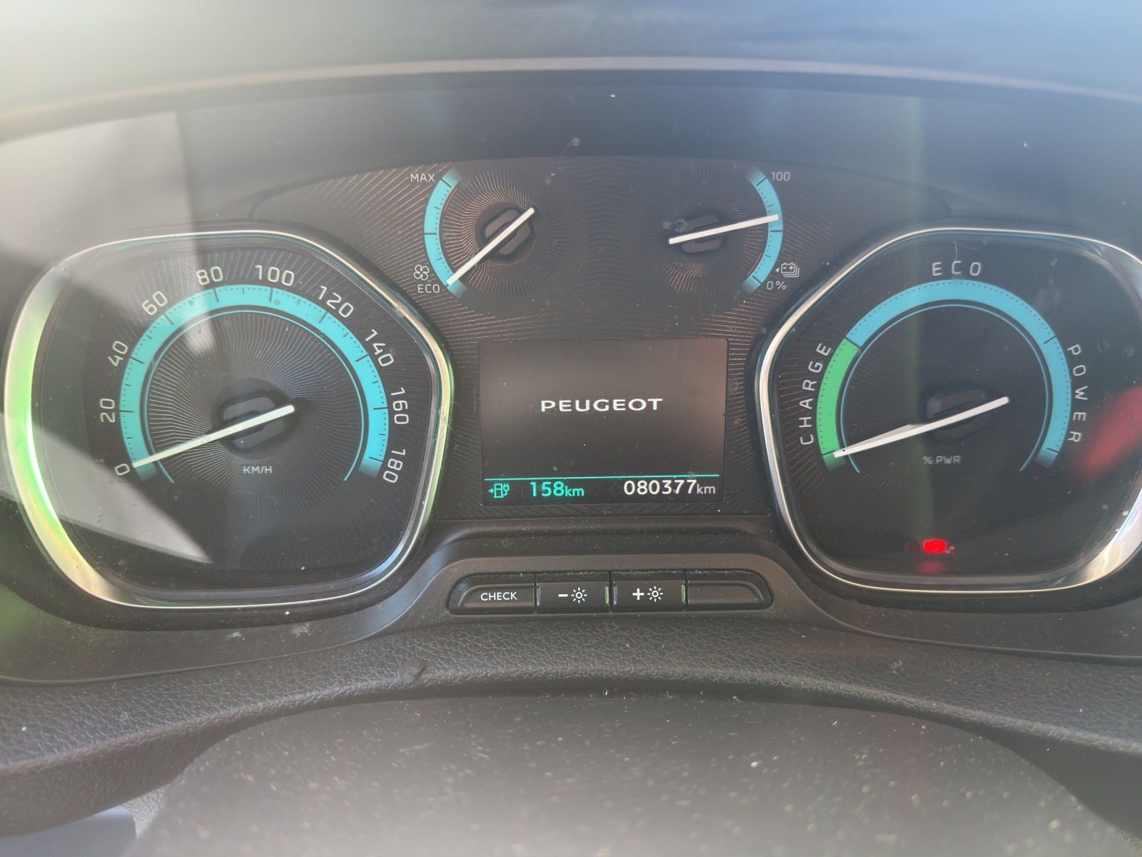 PEUGEOT Expert 75 KWh Premium Standard-image-4