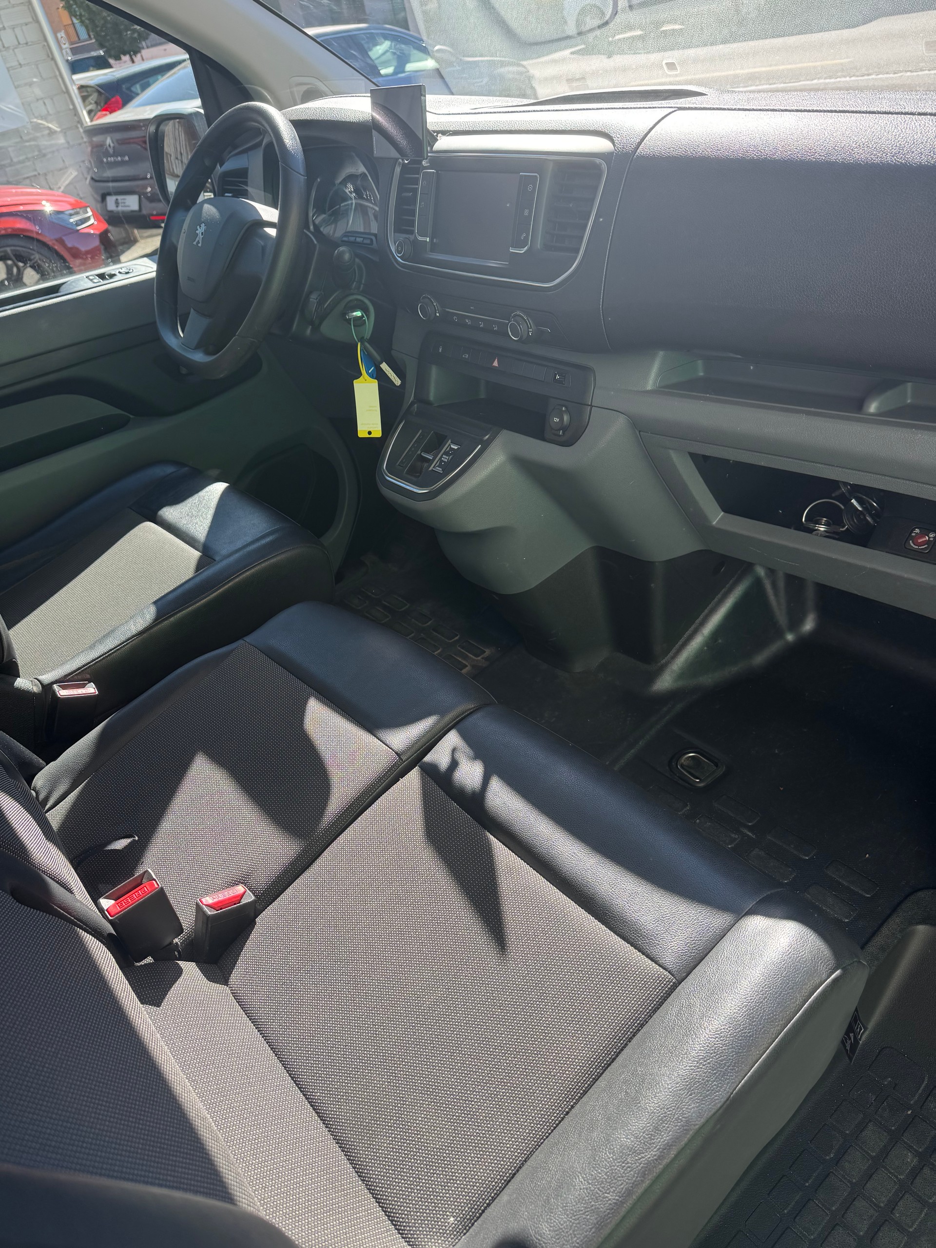 PEUGEOT Expert 75 KWh Premium Standard-image-8