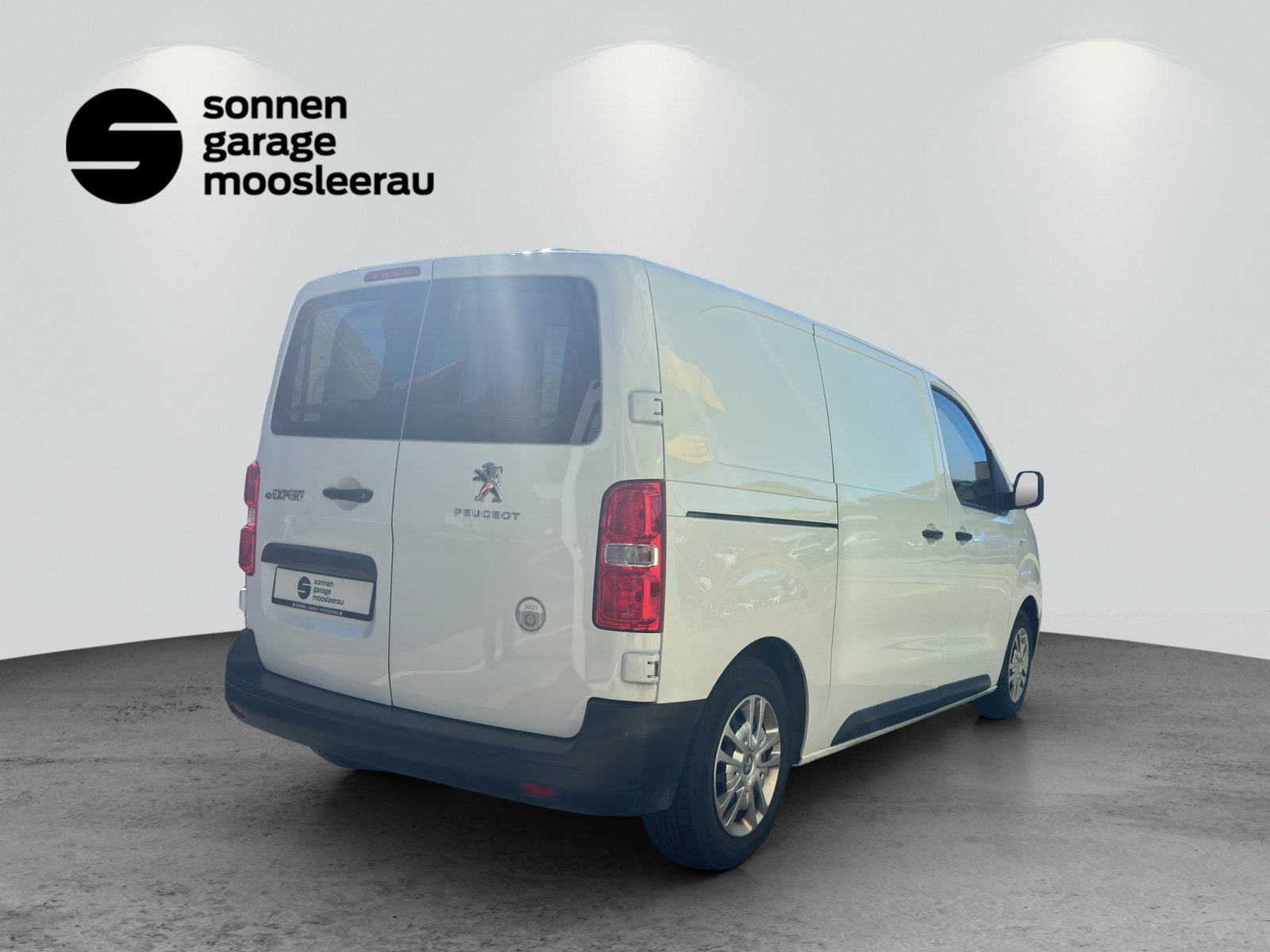 PEUGEOT Expert 75 KWh Premium Standard-image-3