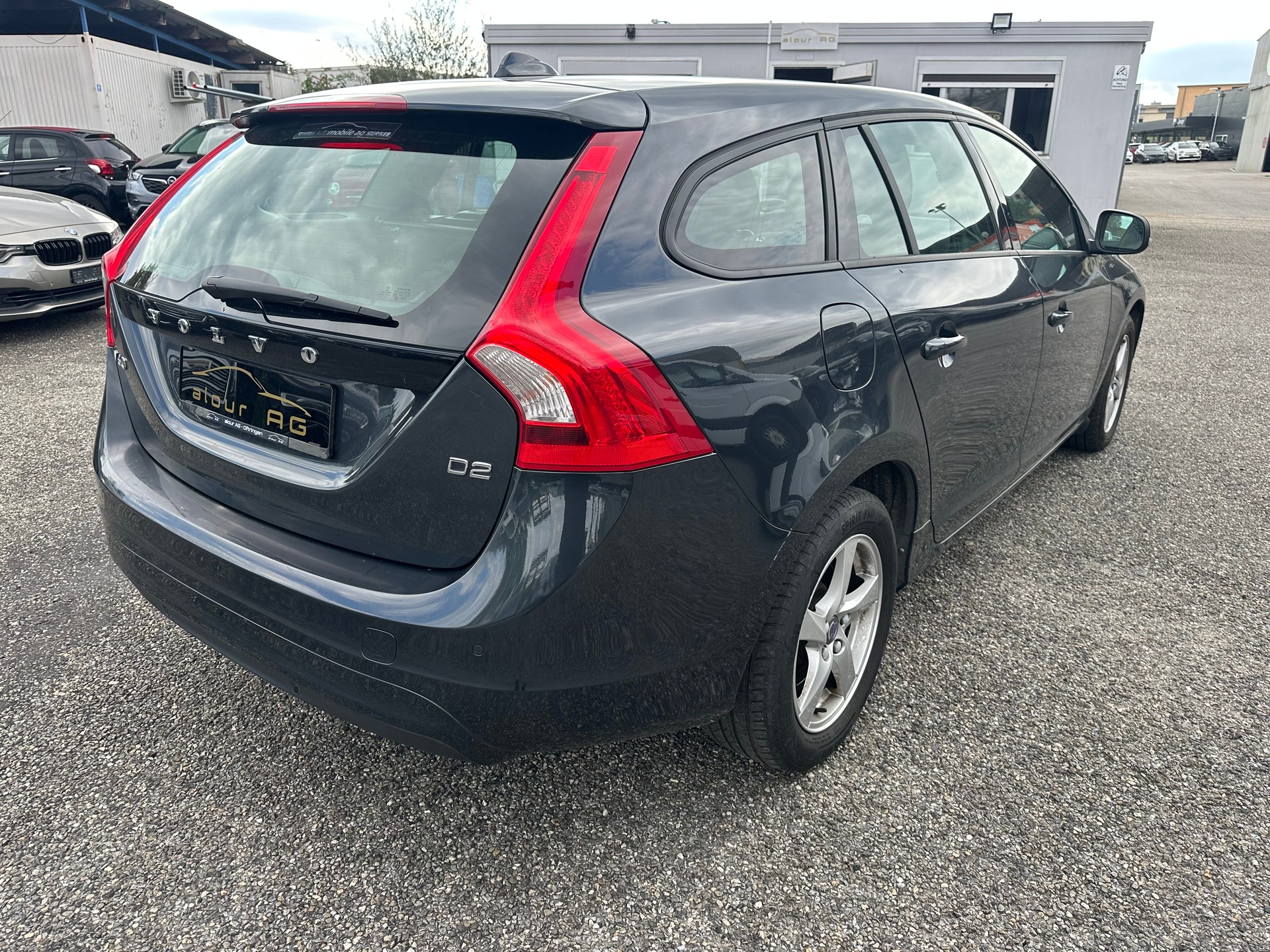 VOLVO V60 D2-image-4