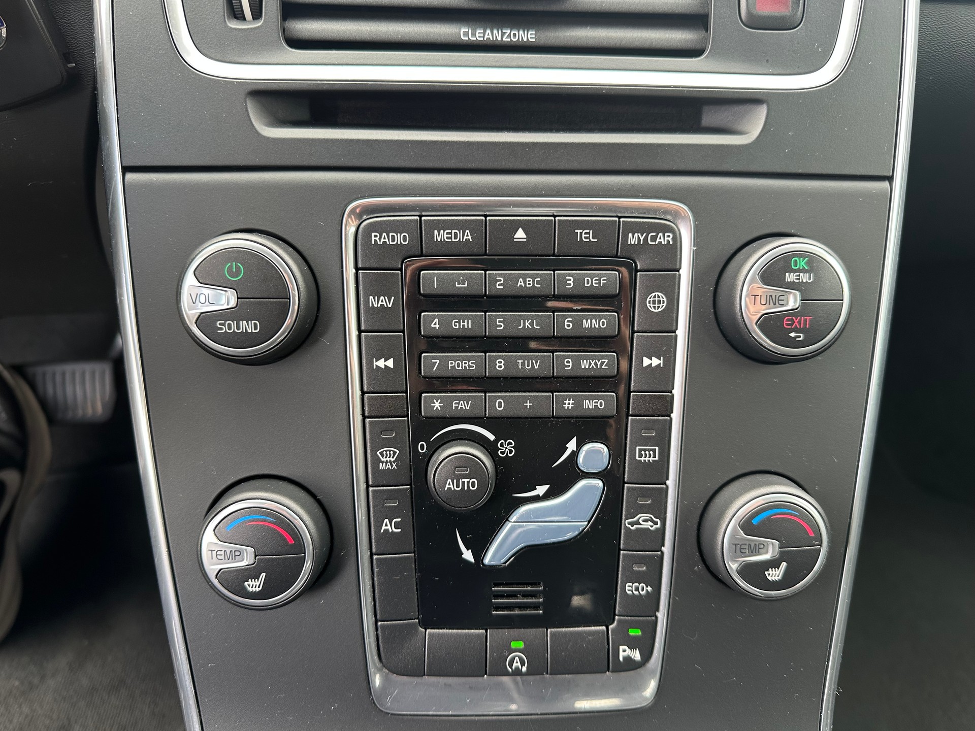 VOLVO V60 D2-image-11