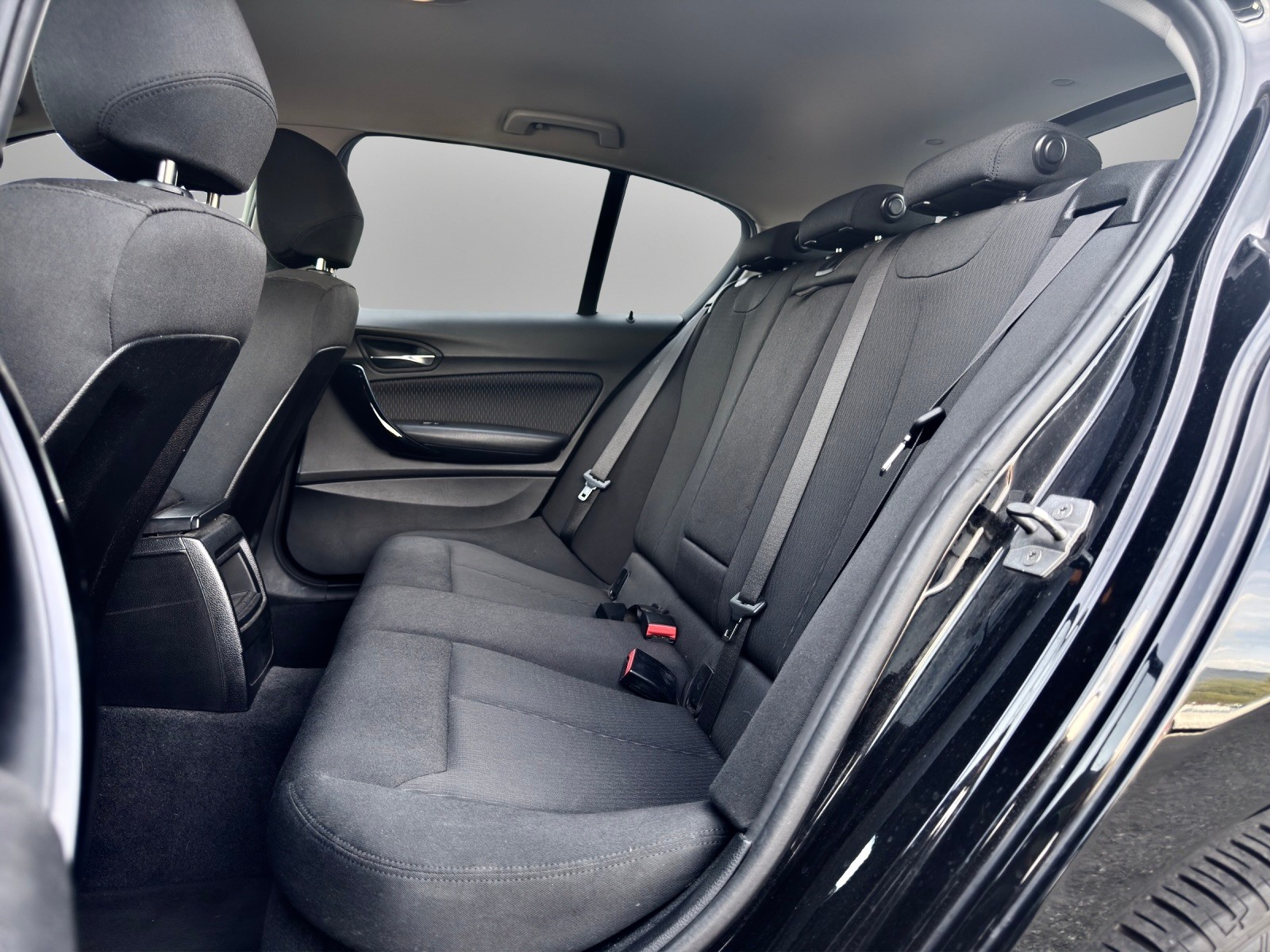 BMW 118i Steptronic-image-10