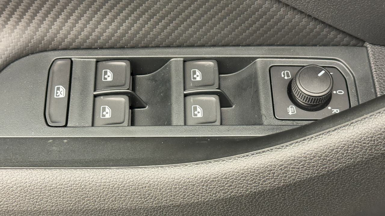 SKODA Kamiq 1.0 TSI Monte Carlo DSG-image-8