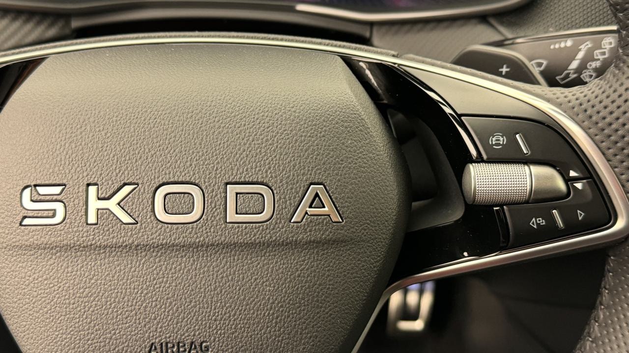 SKODA Kamiq 1.0 TSI Monte Carlo DSG-image-9