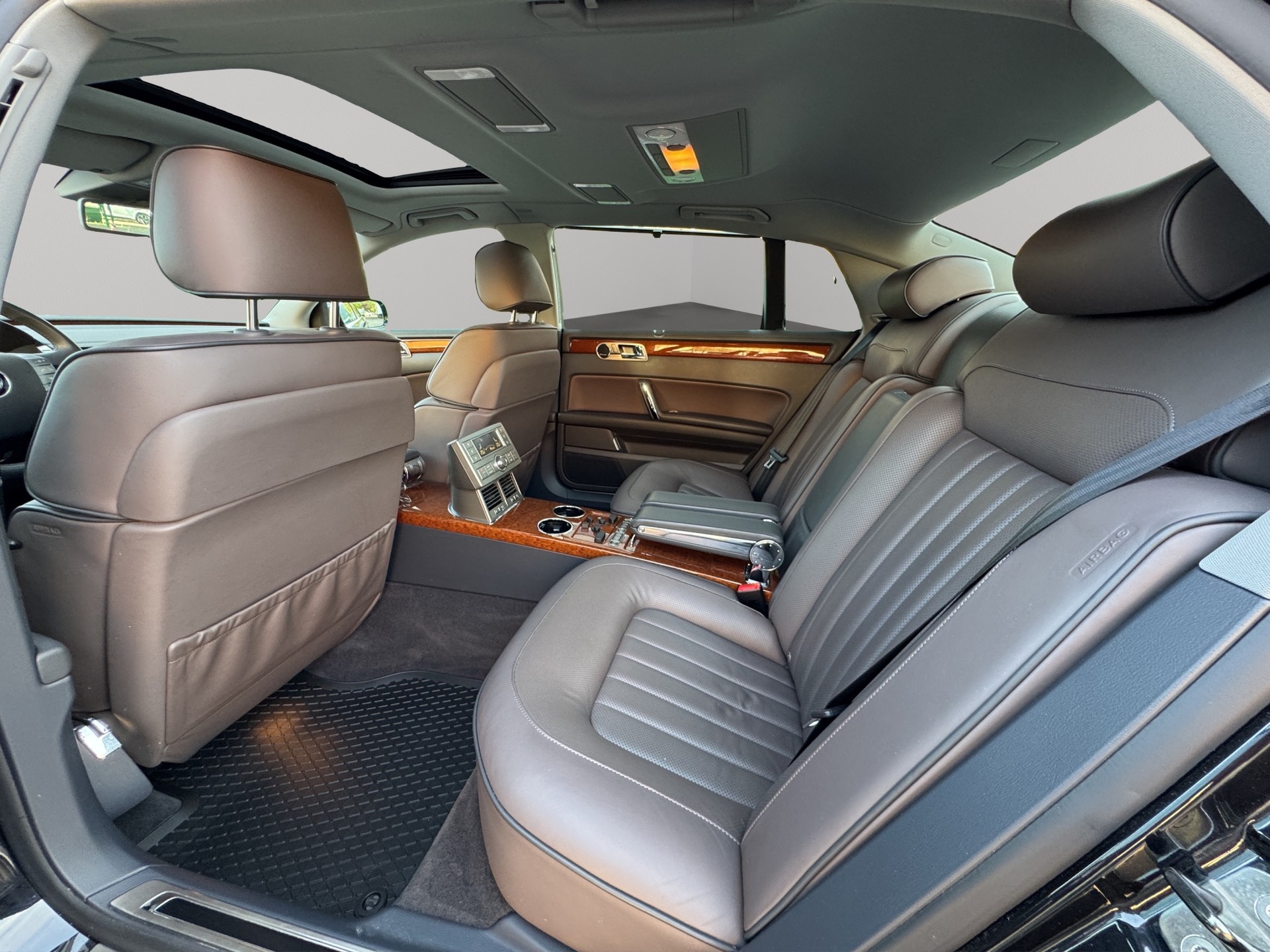 VW Phaeton 4.2 V8 4Motion Tiptronic Exclusive-image-11