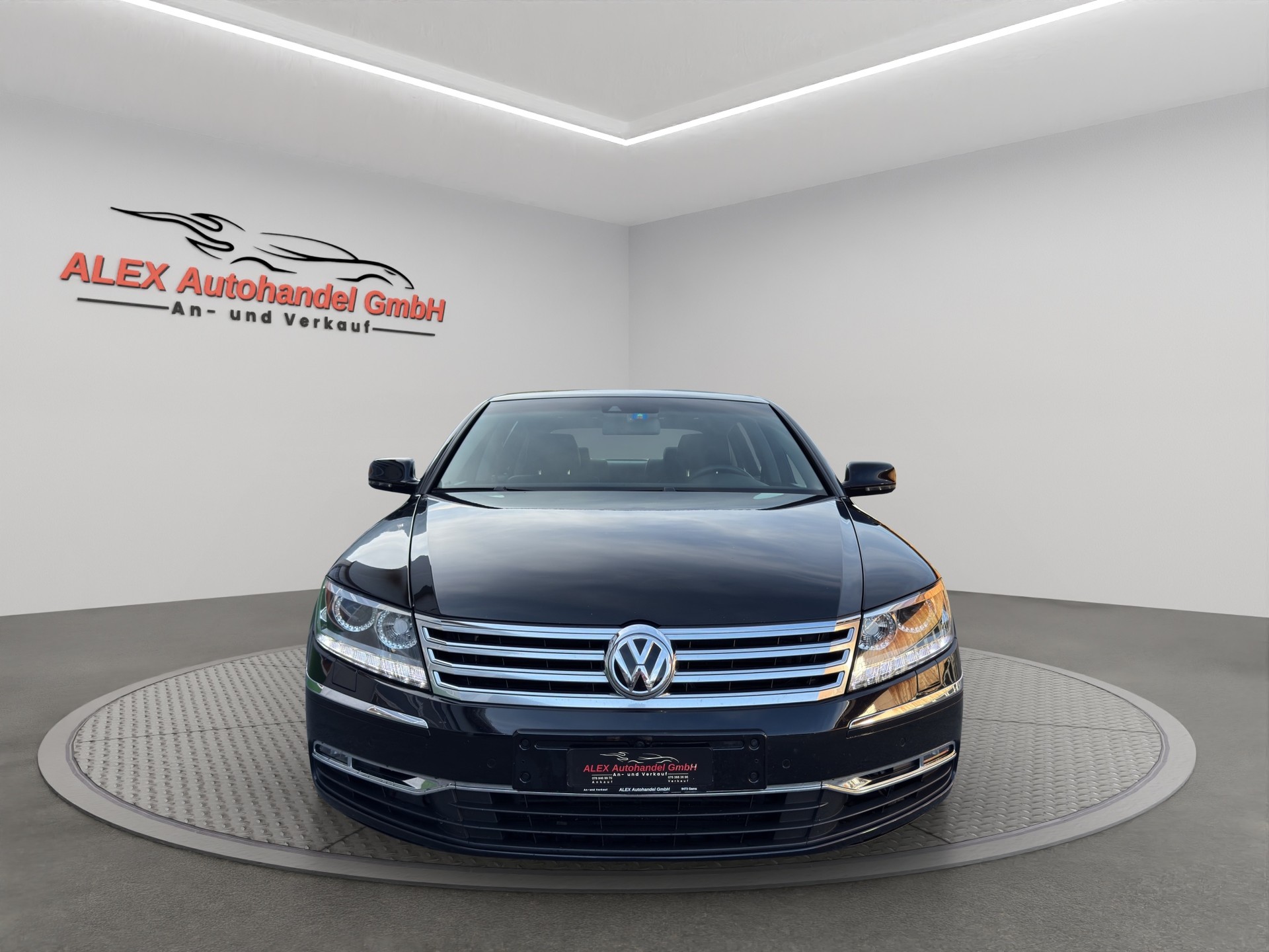 VW Phaeton 4.2 V8 4Motion Tiptronic Exclusive-image-1