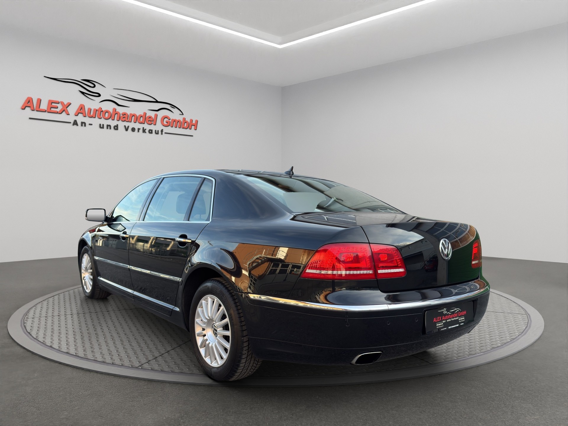 VW Phaeton 4.2 V8 4Motion Tiptronic Exclusive-image-3