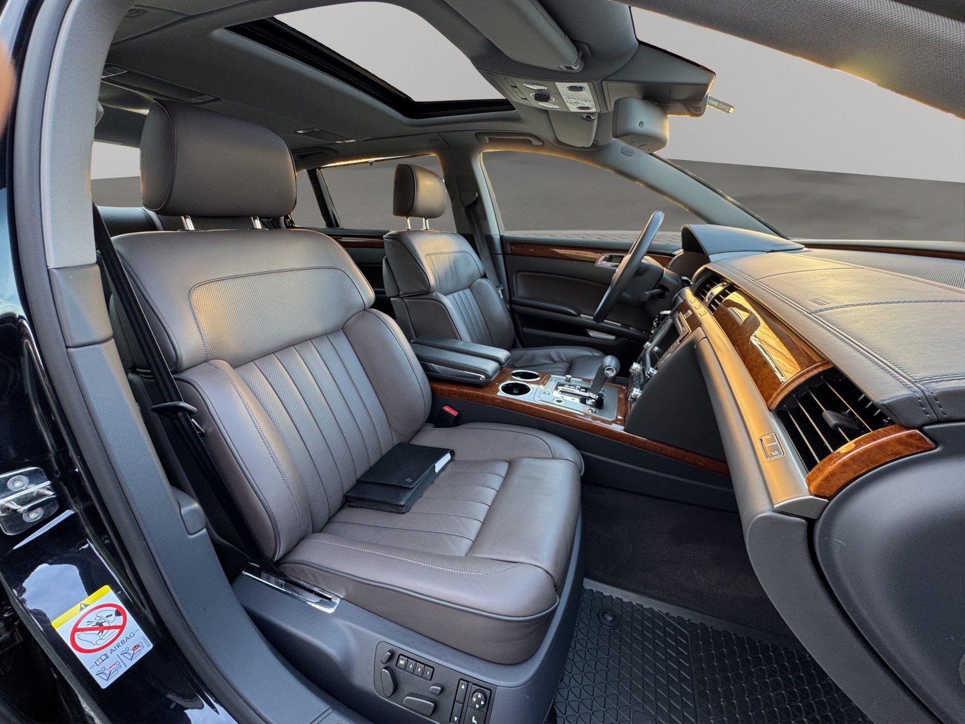 VW Phaeton 4.2 V8 4Motion Tiptronic Exclusive-image-10