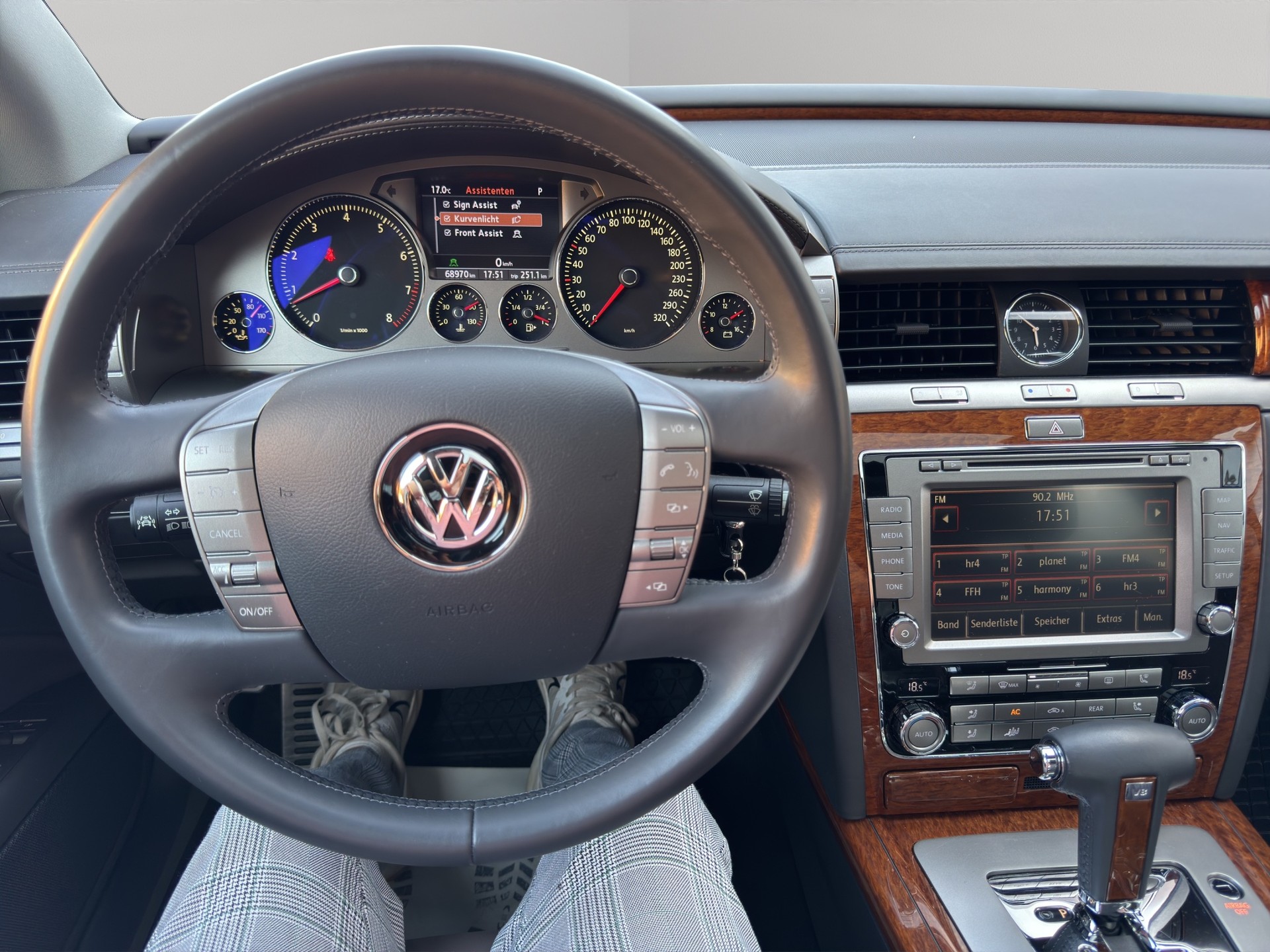 VW Phaeton 4.2 V8 4Motion Tiptronic Exclusive-image-14