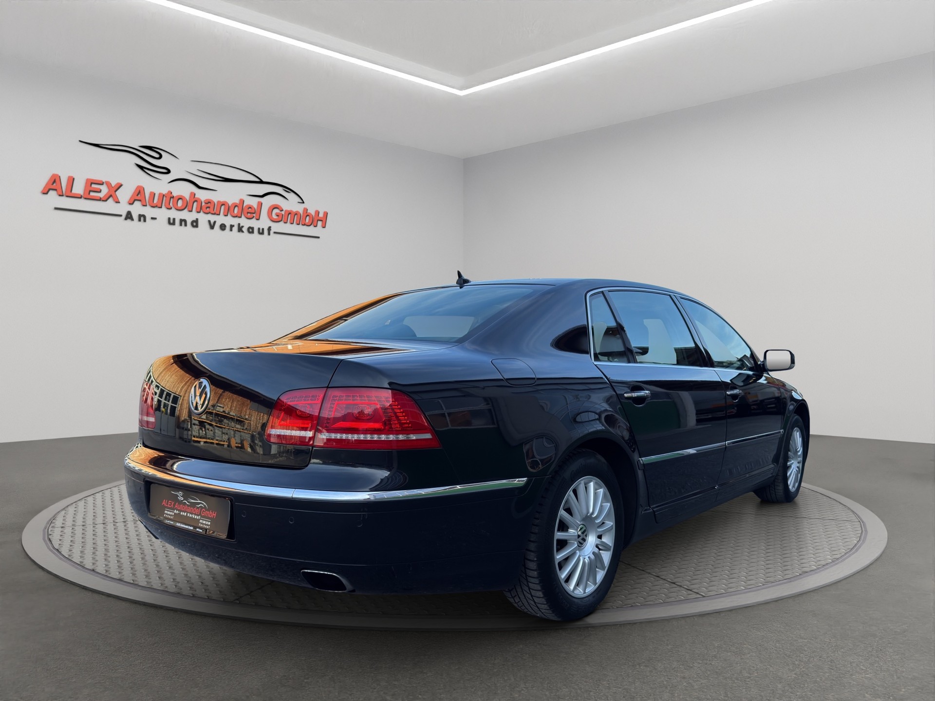 VW Phaeton 4.2 V8 4Motion Tiptronic Exclusive-image-6