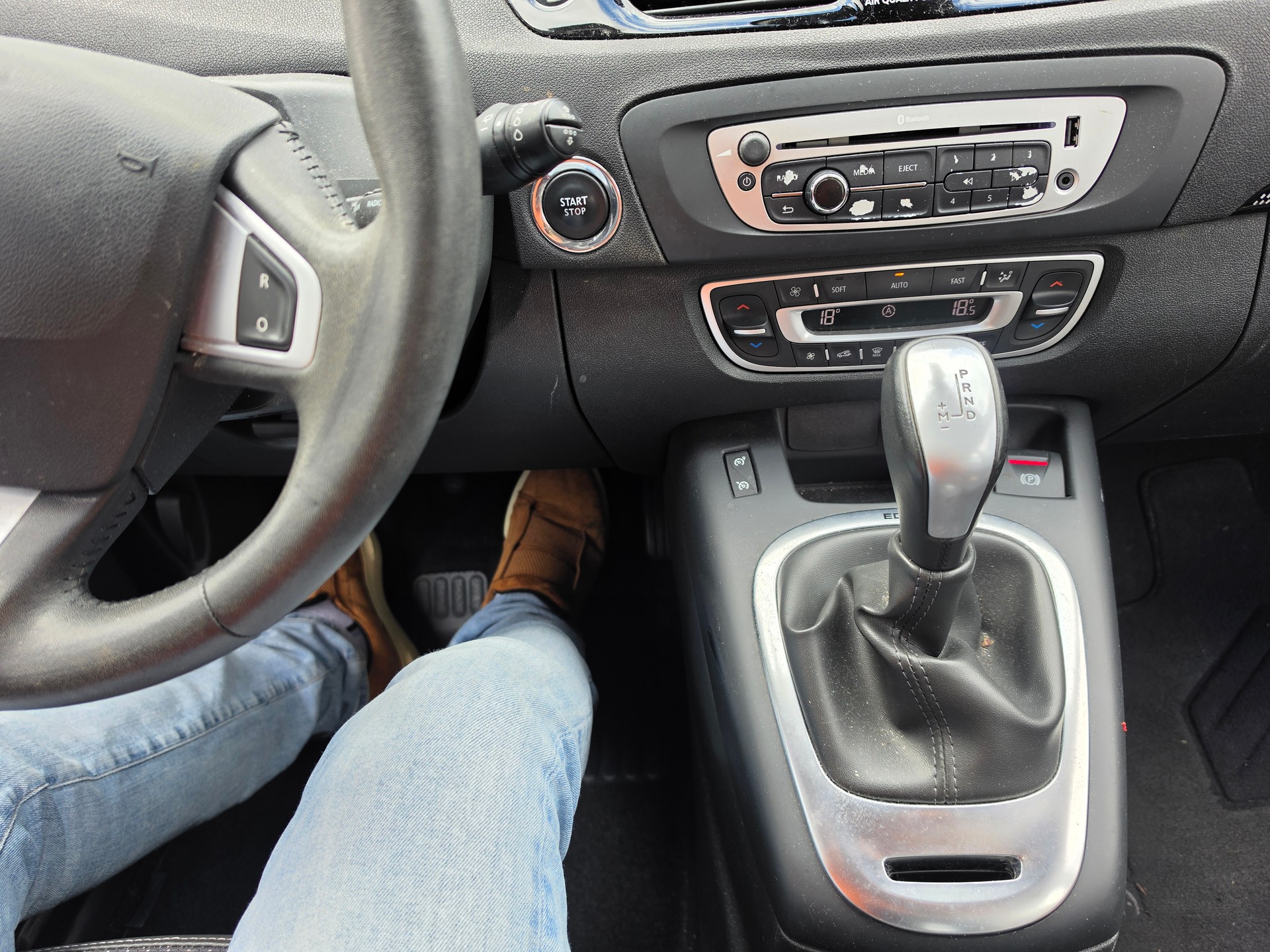 RENAULT Scénic 1.5 dCi Expression EDC-image-11
