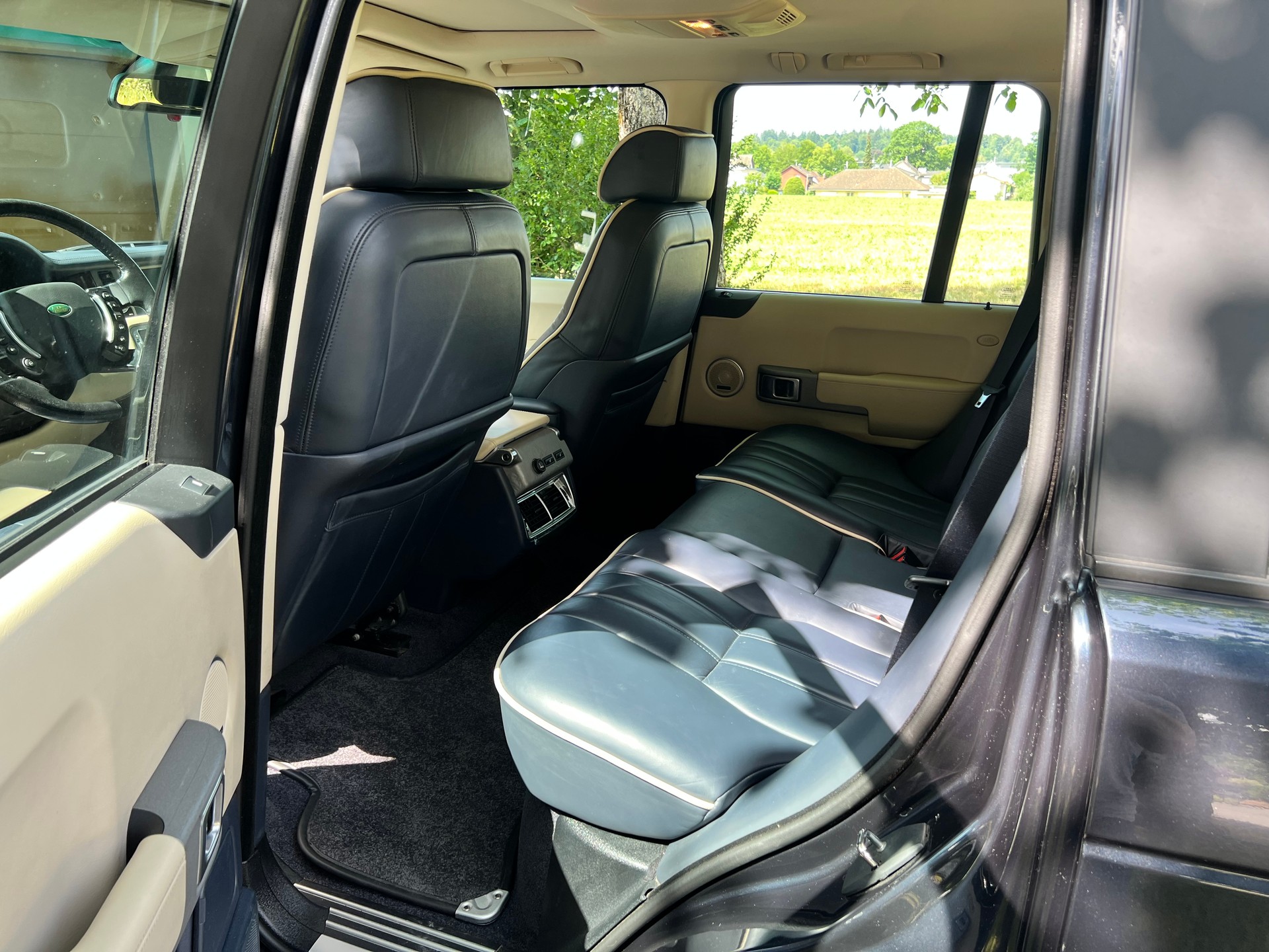 LAND ROVER 4.4 V8 Vogue-image-3