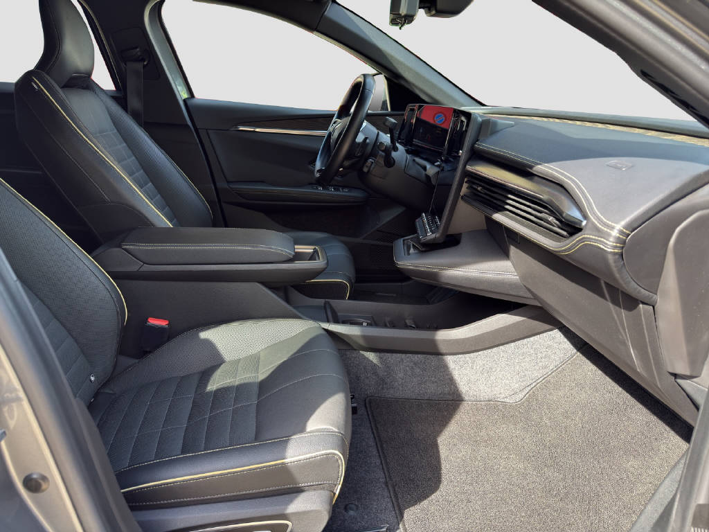 RENAULT Megane-image-13