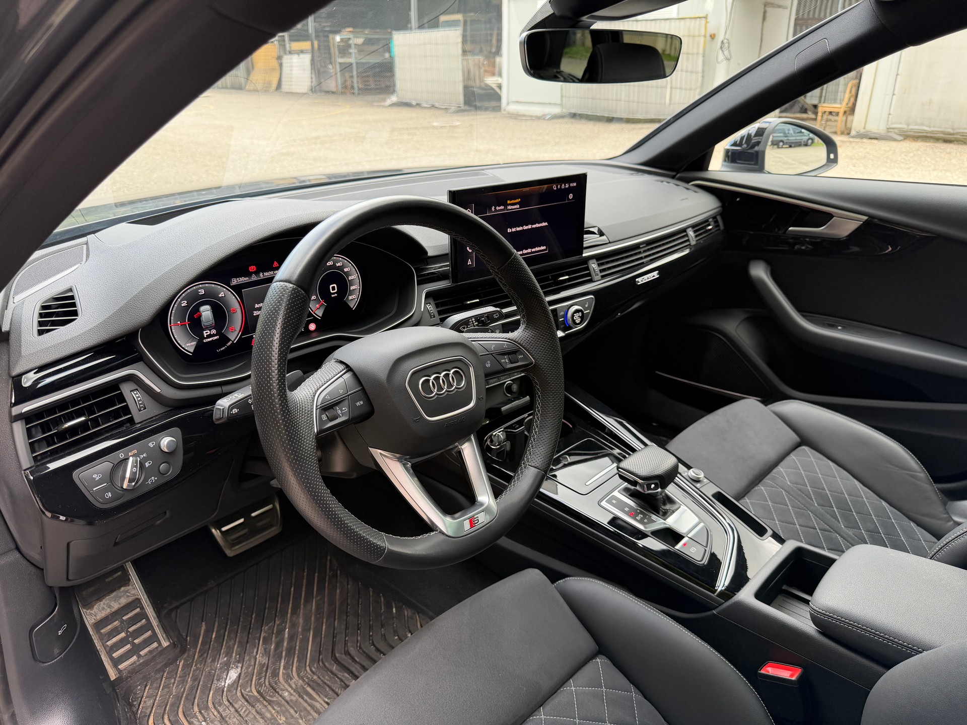 AUDI 2.0 40 TDI S Line Attraction quattro S-Tronic Competition Plus-image-3