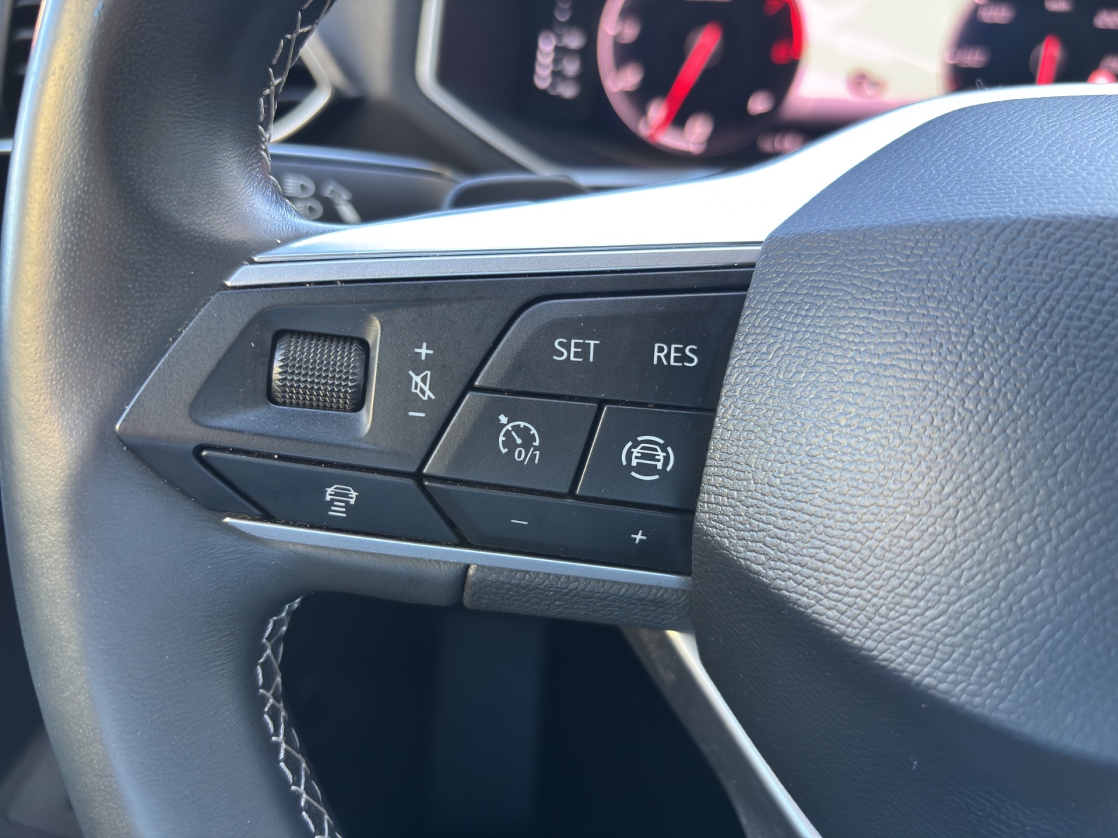 SEAT Tarraco 2.0TSI 4Drive DSG Excellence mit Automatische Distanzregelung & LED-Scheinwerfer-image-13