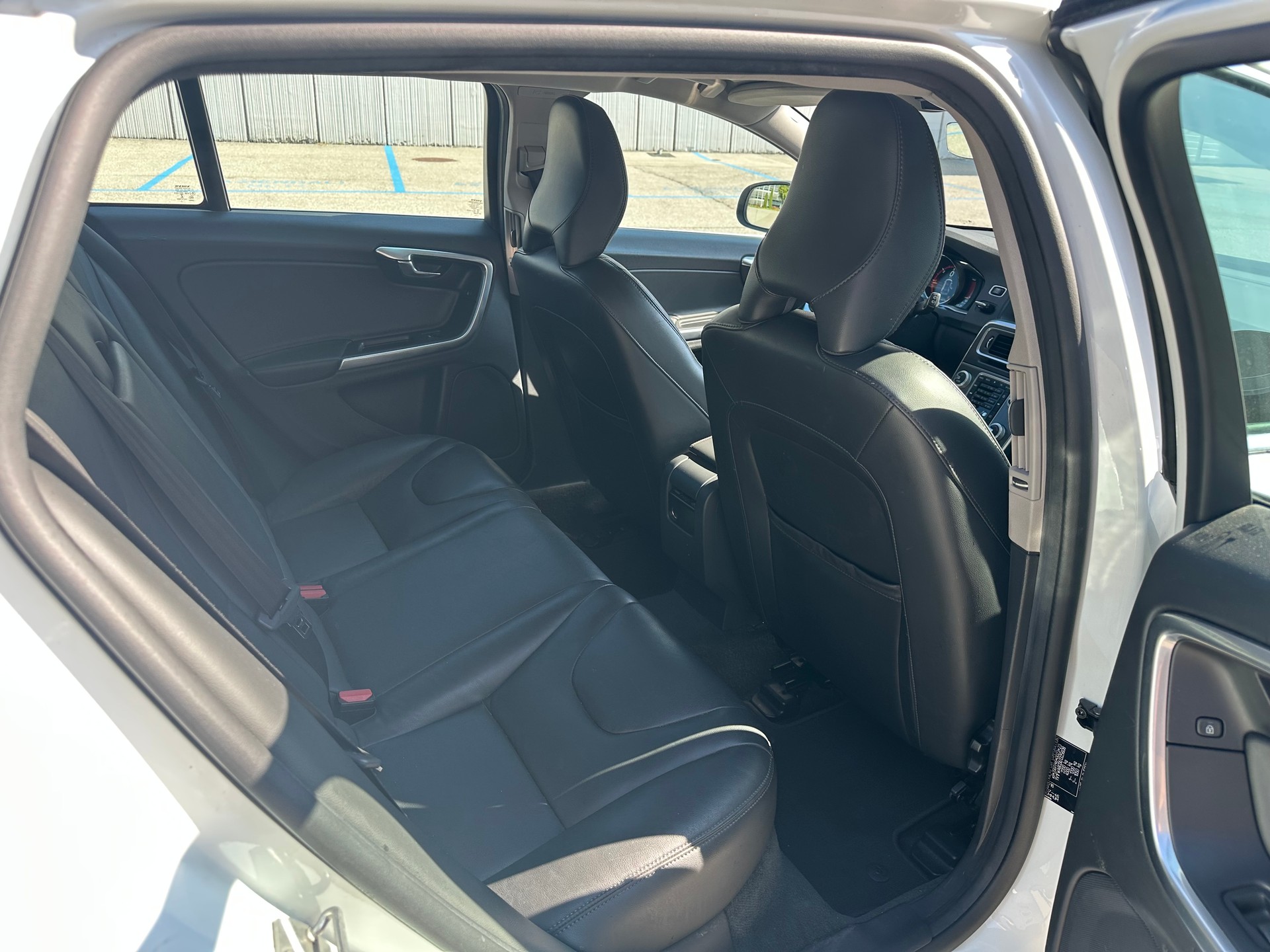 VOLVO V60 D4 Momentum-image-9