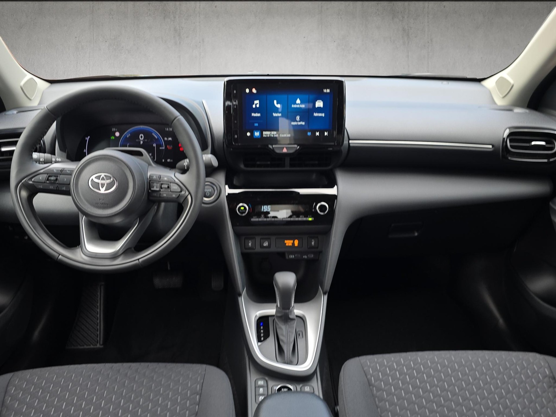 TOYOTA Yaris Cross 1.5 VVT-i HSD Comfort AWD-i-image-10