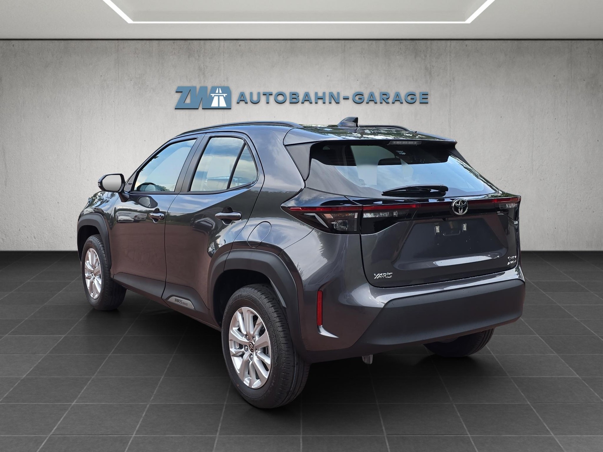TOYOTA Yaris Cross 1.5 VVT-i HSD Comfort AWD-i-image-2