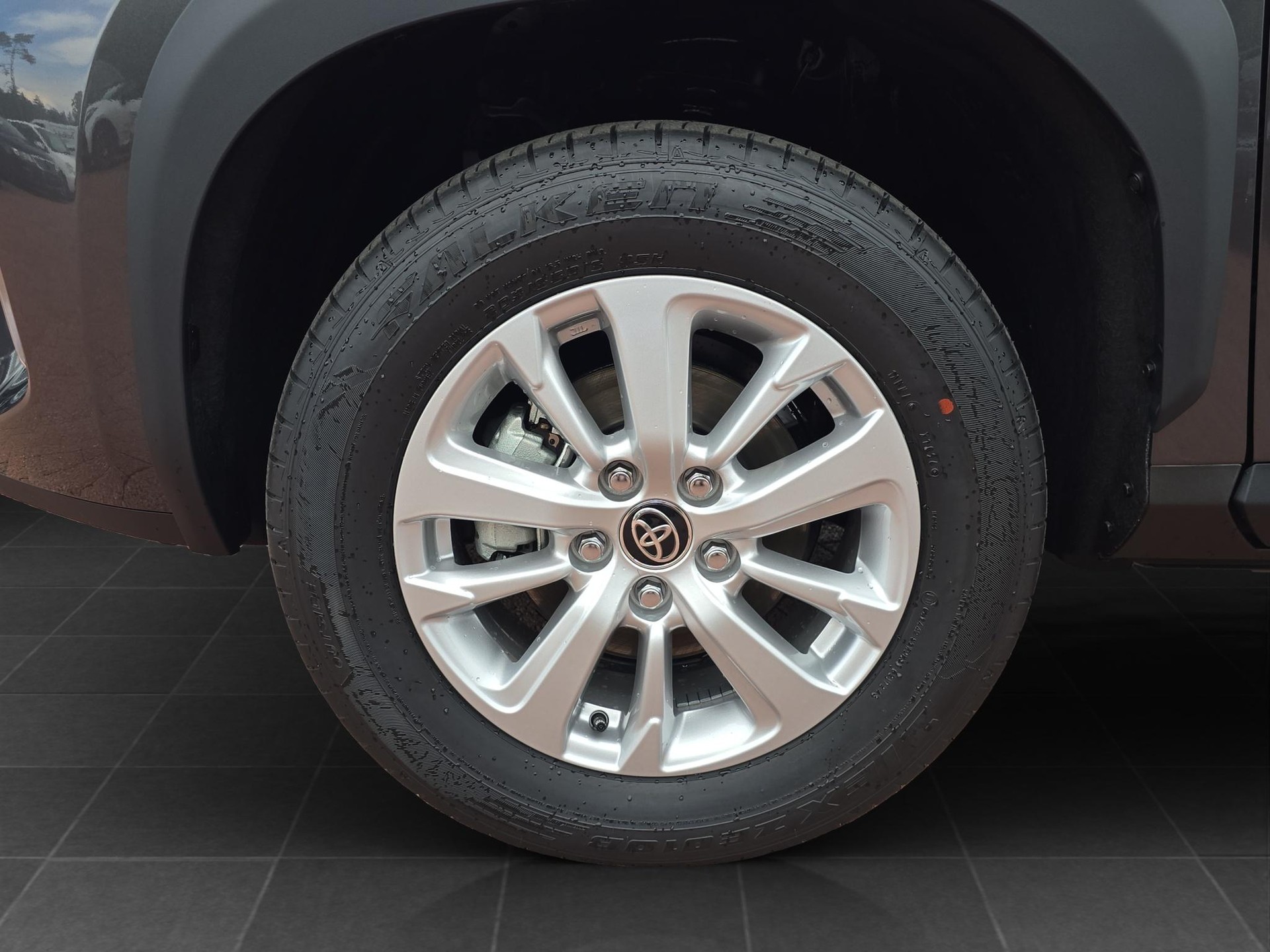TOYOTA Yaris Cross 1.5 VVT-i HSD Comfort AWD-i-image-14