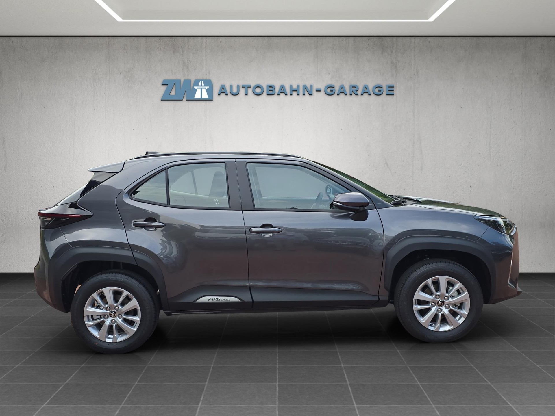TOYOTA Yaris Cross 1.5 VVT-i HSD Comfort AWD-i-image-5