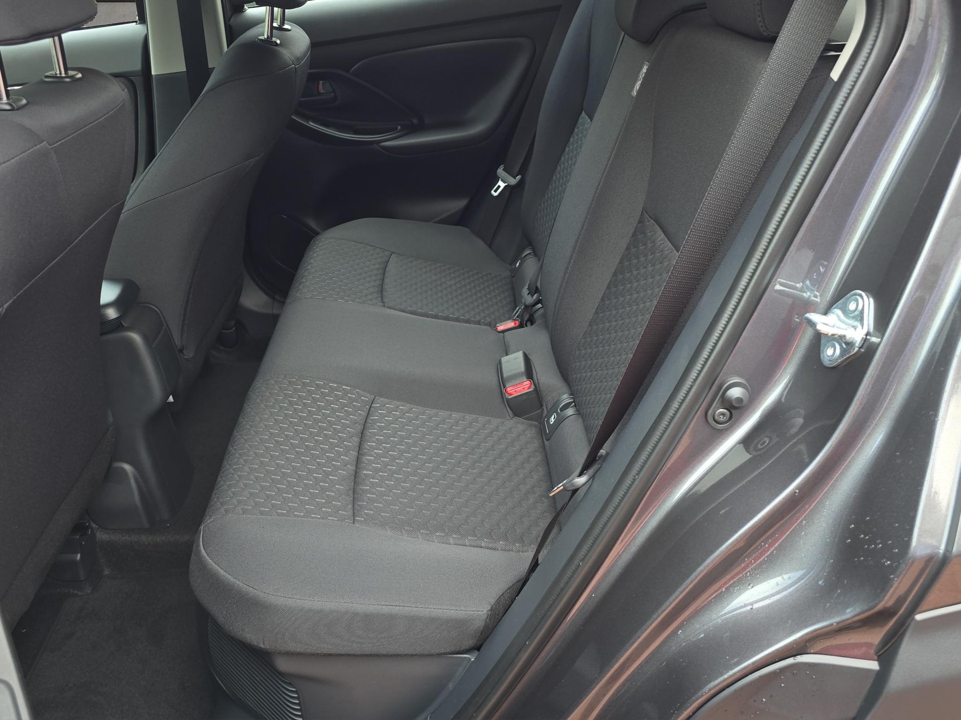 TOYOTA Yaris Cross 1.5 VVT-i HSD Comfort AWD-i-image-11