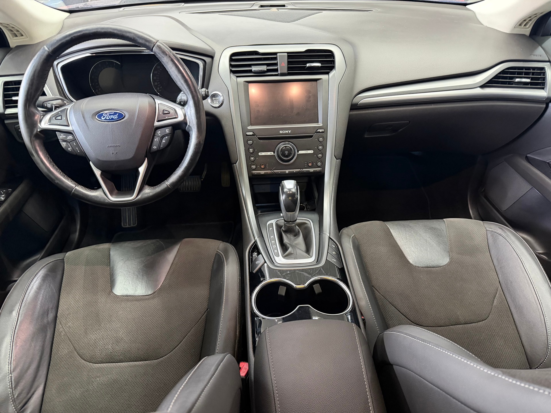 FORD Mondeo 2.0 TDCi Titanium AWD PowerShift-image-3