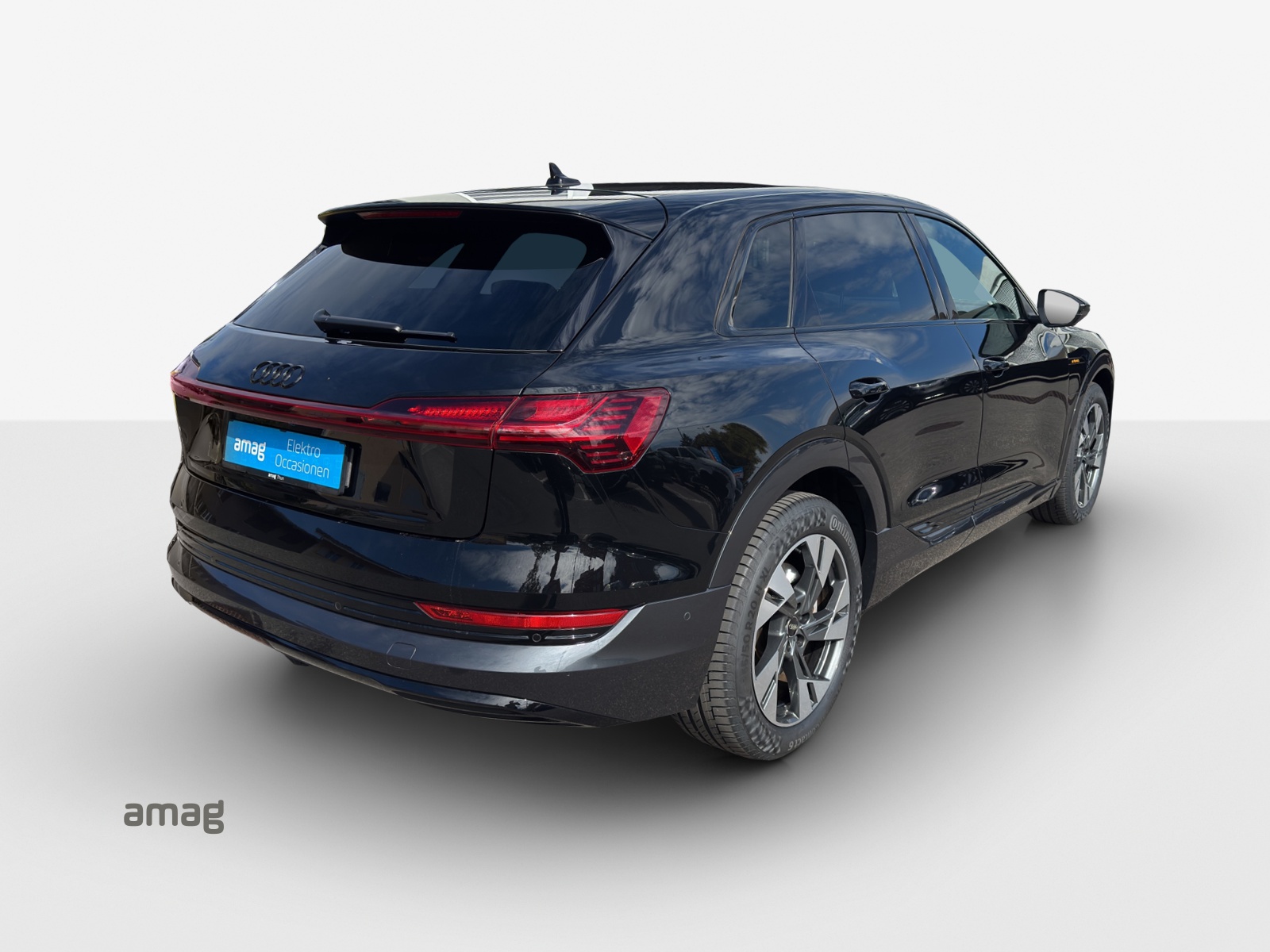 AUDI e-tron 50 Advanced quattro-image-4