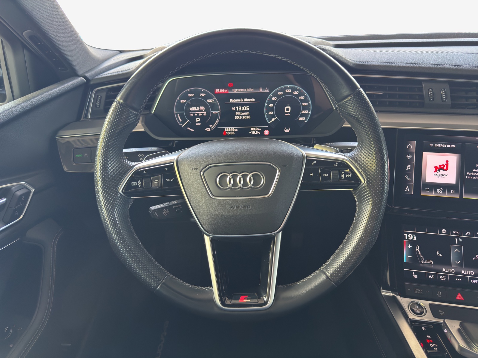 AUDI e-tron 50 Advanced quattro-image-9