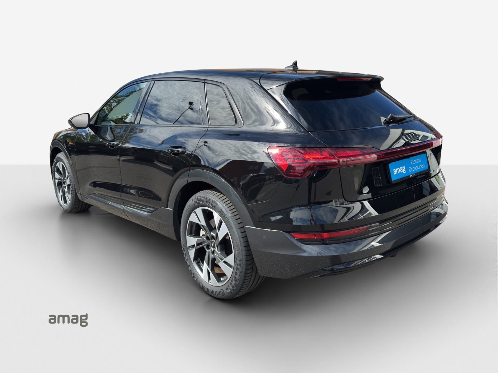 AUDI e-tron 50 Advanced quattro-image-2