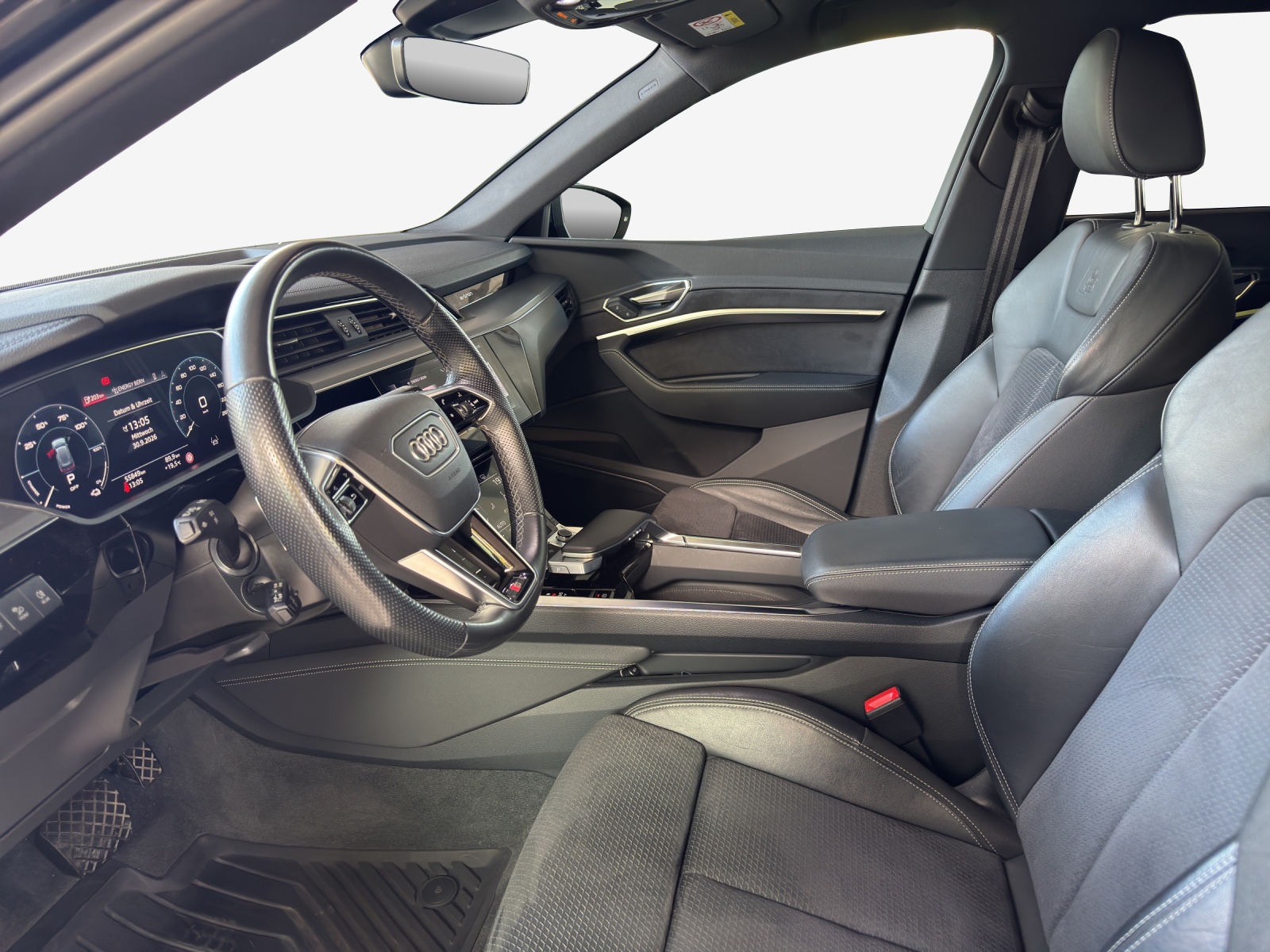 AUDI e-tron 50 Advanced quattro-image-7
