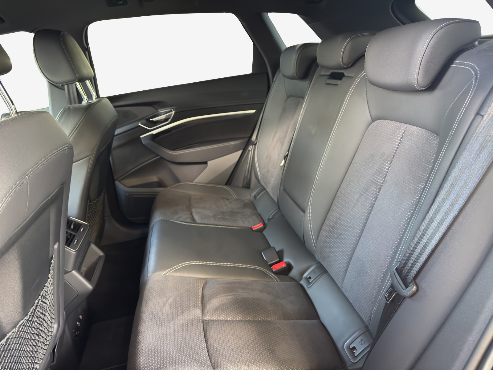 AUDI e-tron 50 Advanced quattro-image-11